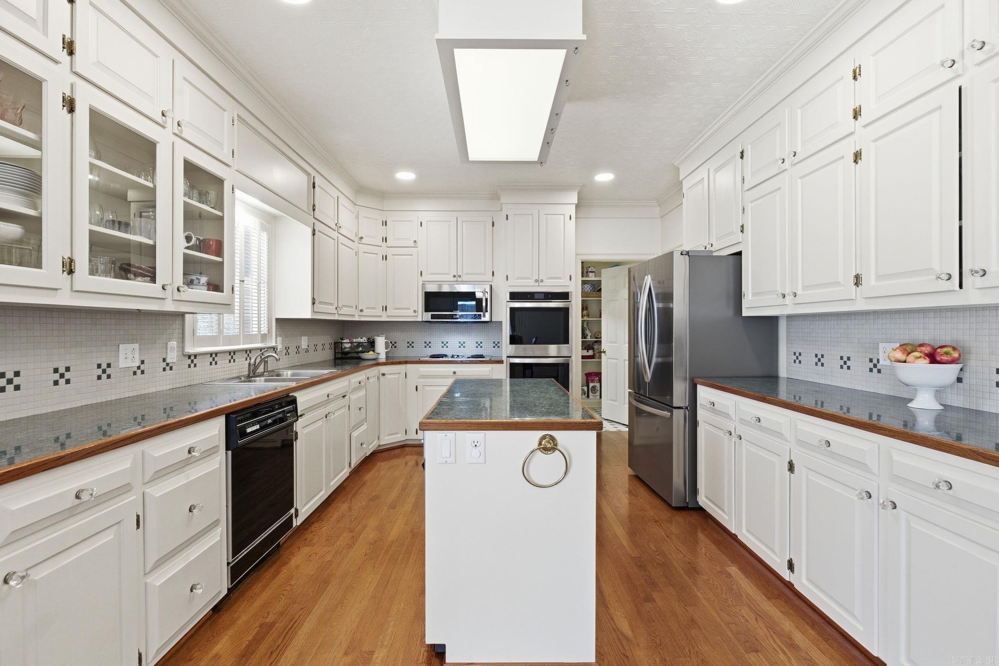 CHELSEA SQUARE - Residential