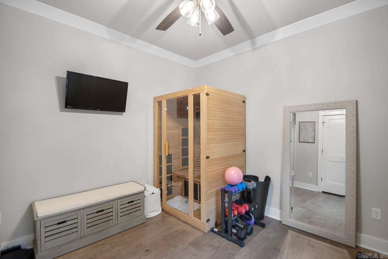 HURRICANE GARDENS - Residential