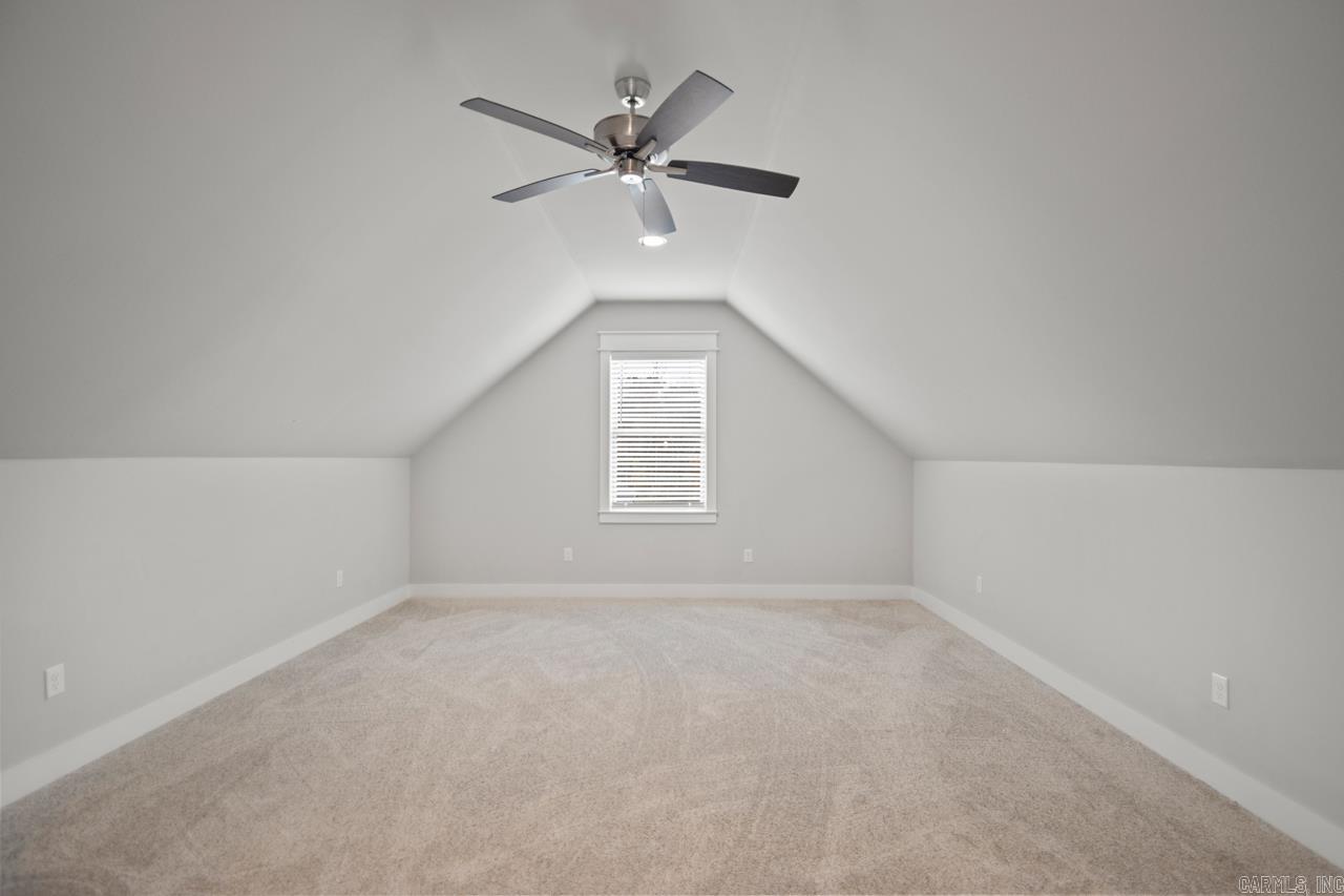 HURRICANE GARDENS - Residential