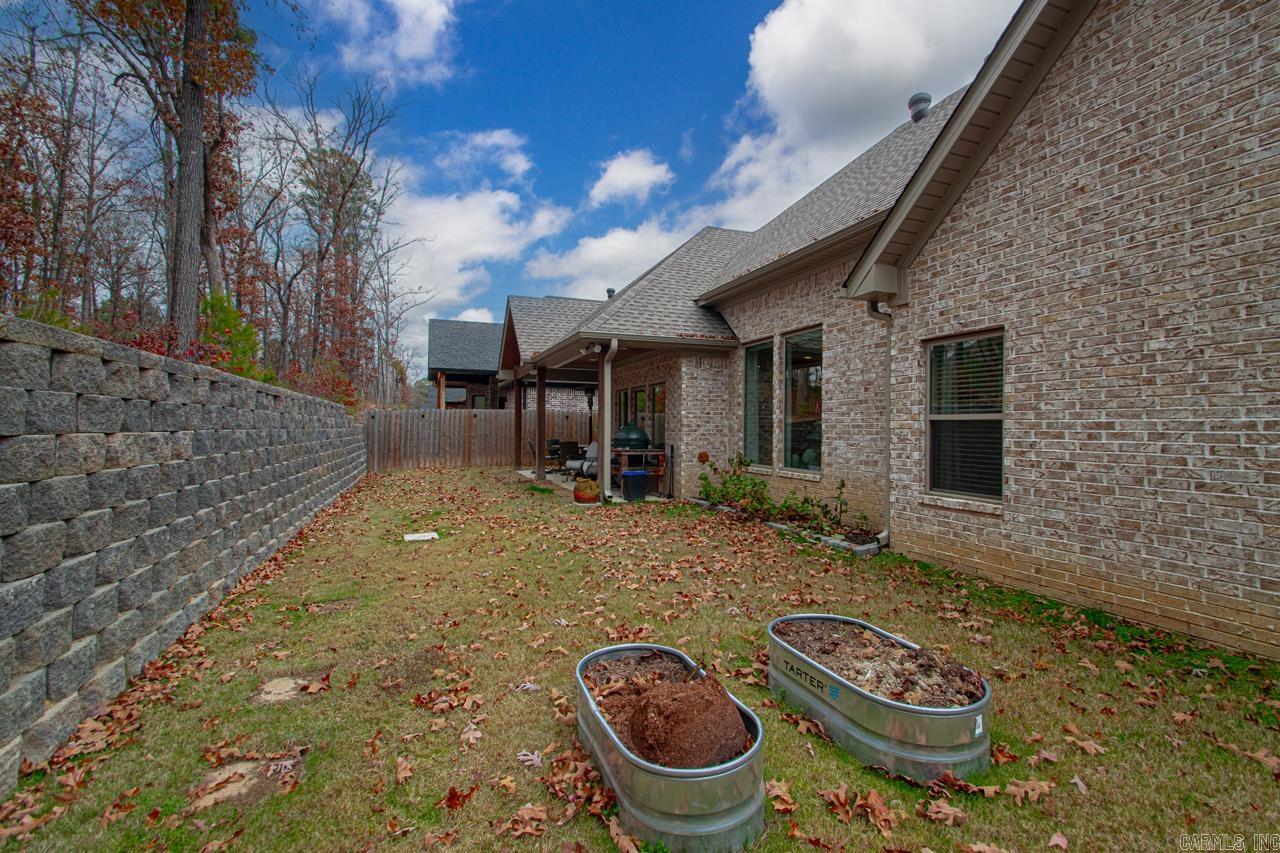 HURRICANE GARDENS - Residential