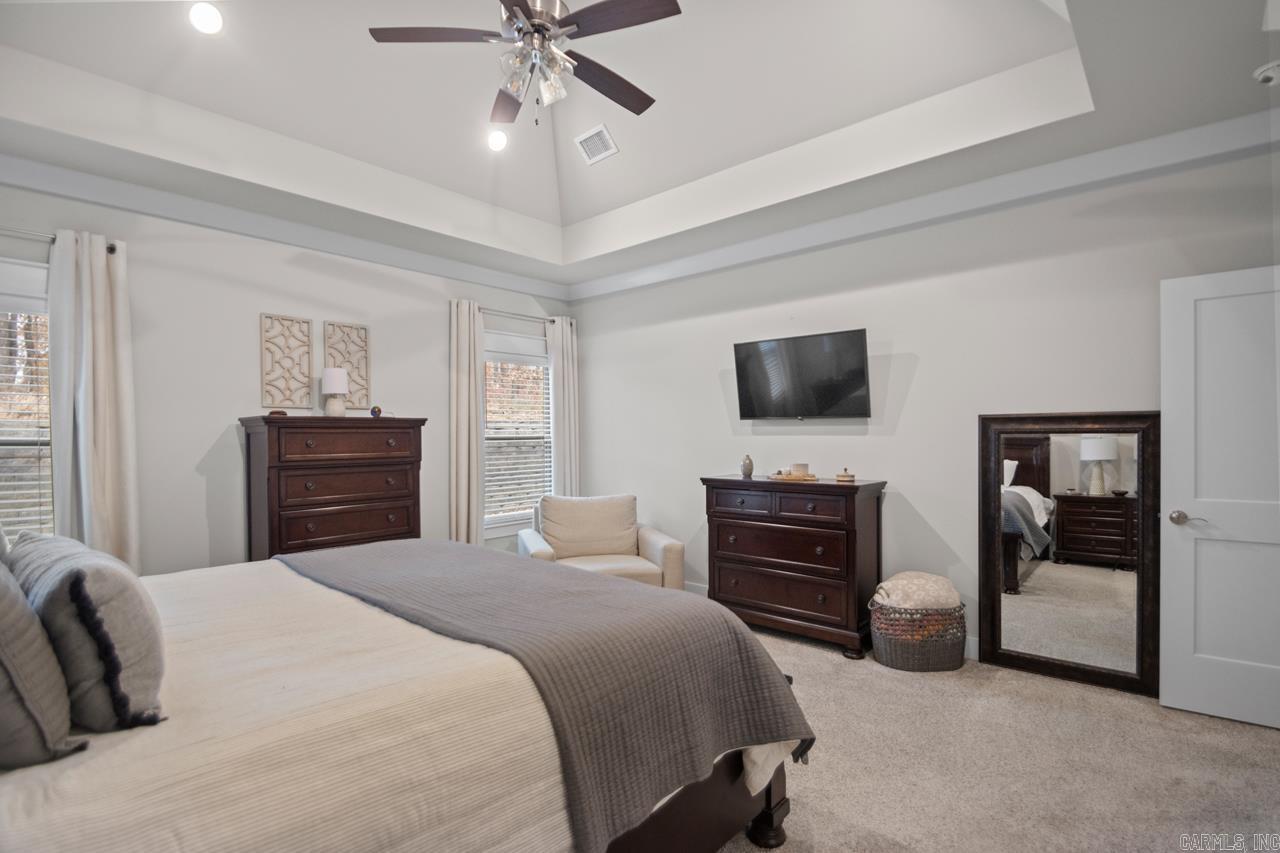 HURRICANE GARDENS - Residential