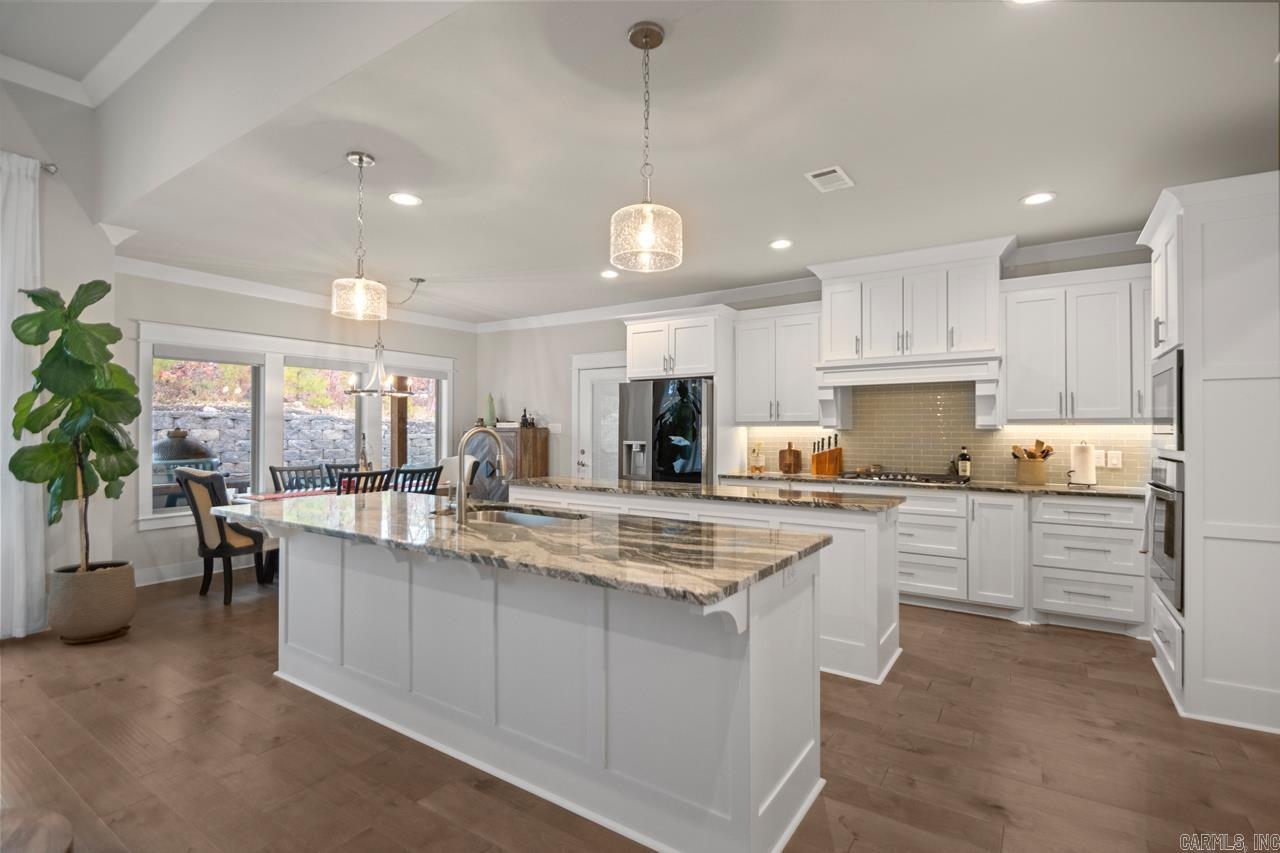 HURRICANE GARDENS - Residential