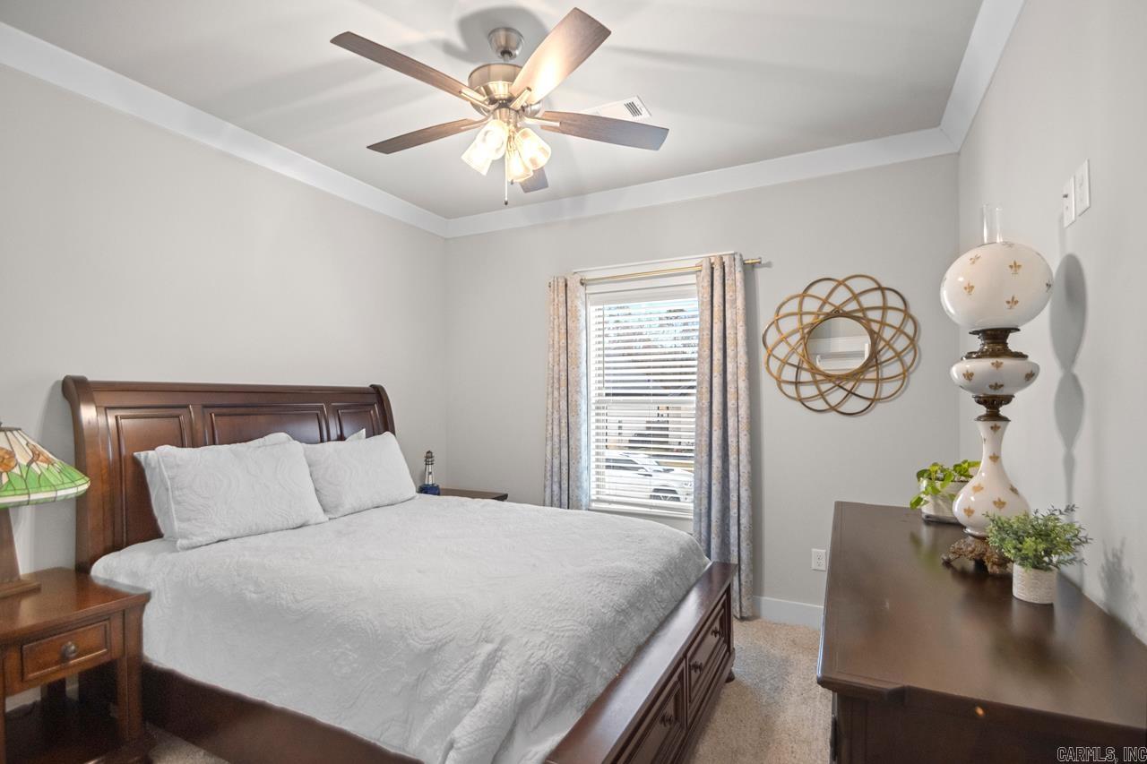 HURRICANE GARDENS - Residential