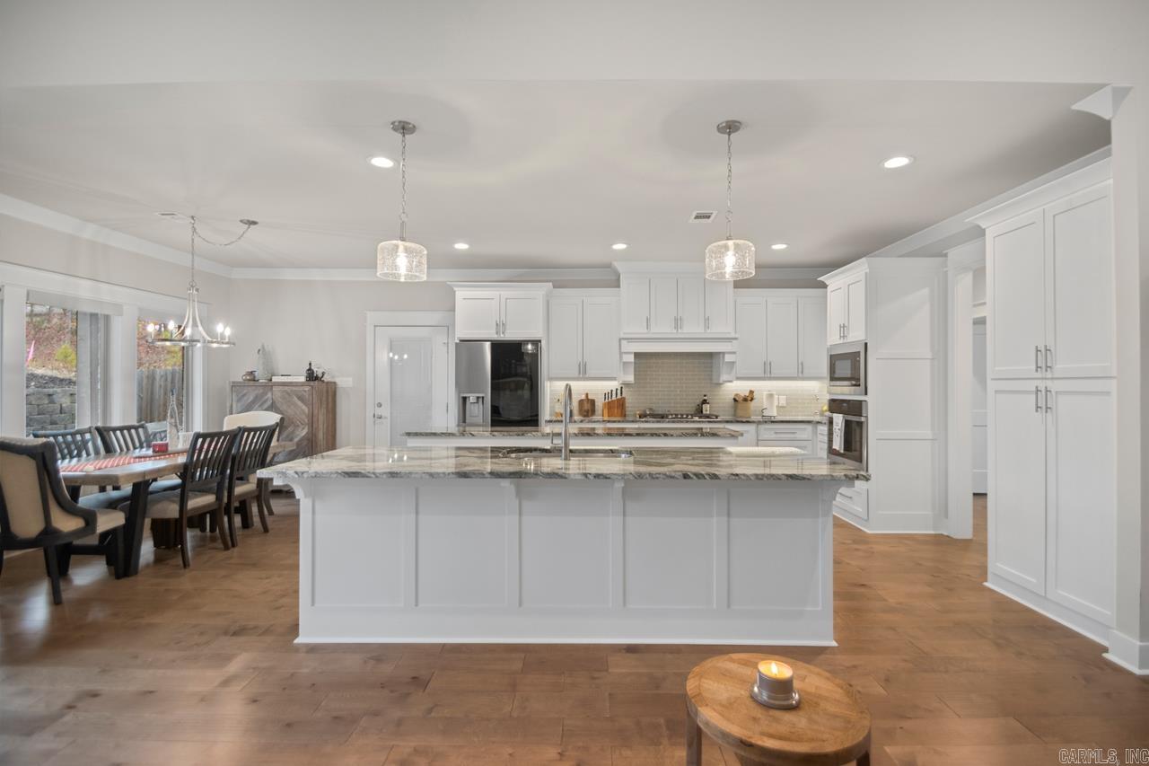 HURRICANE GARDENS - Residential