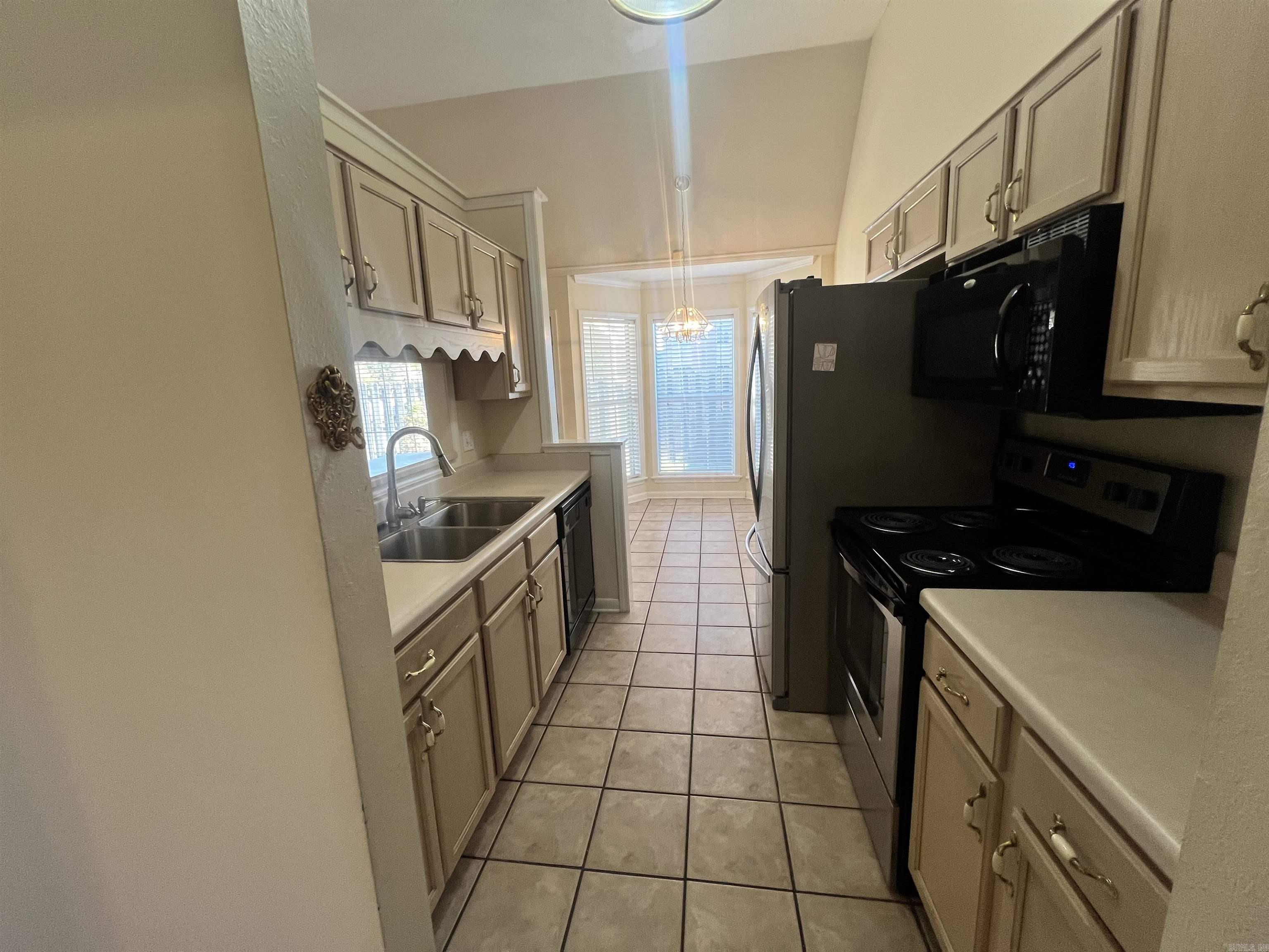 COUNTRY SQUIRE ADD - Residential