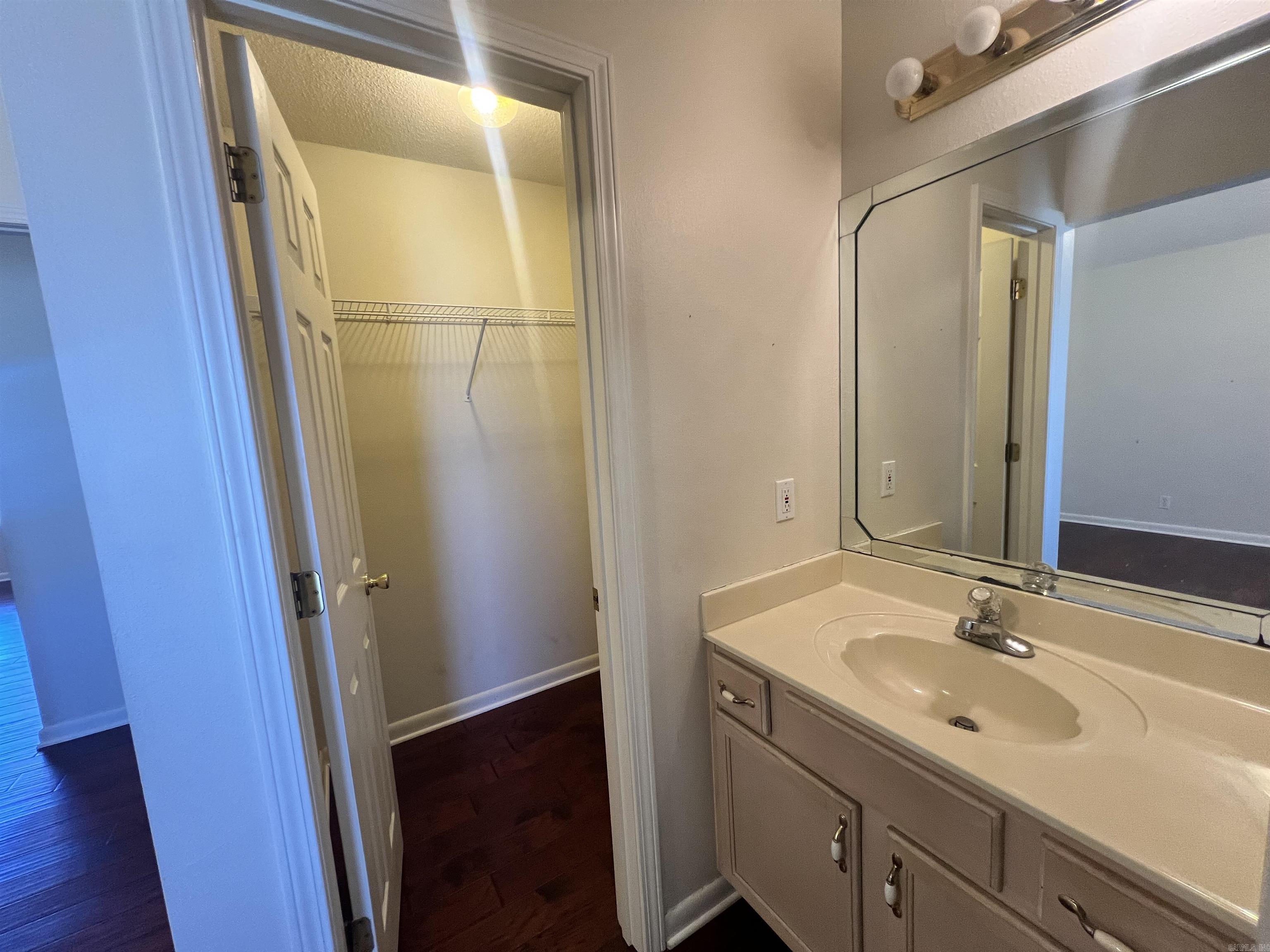 COUNTRY SQUIRE ADD - Residential