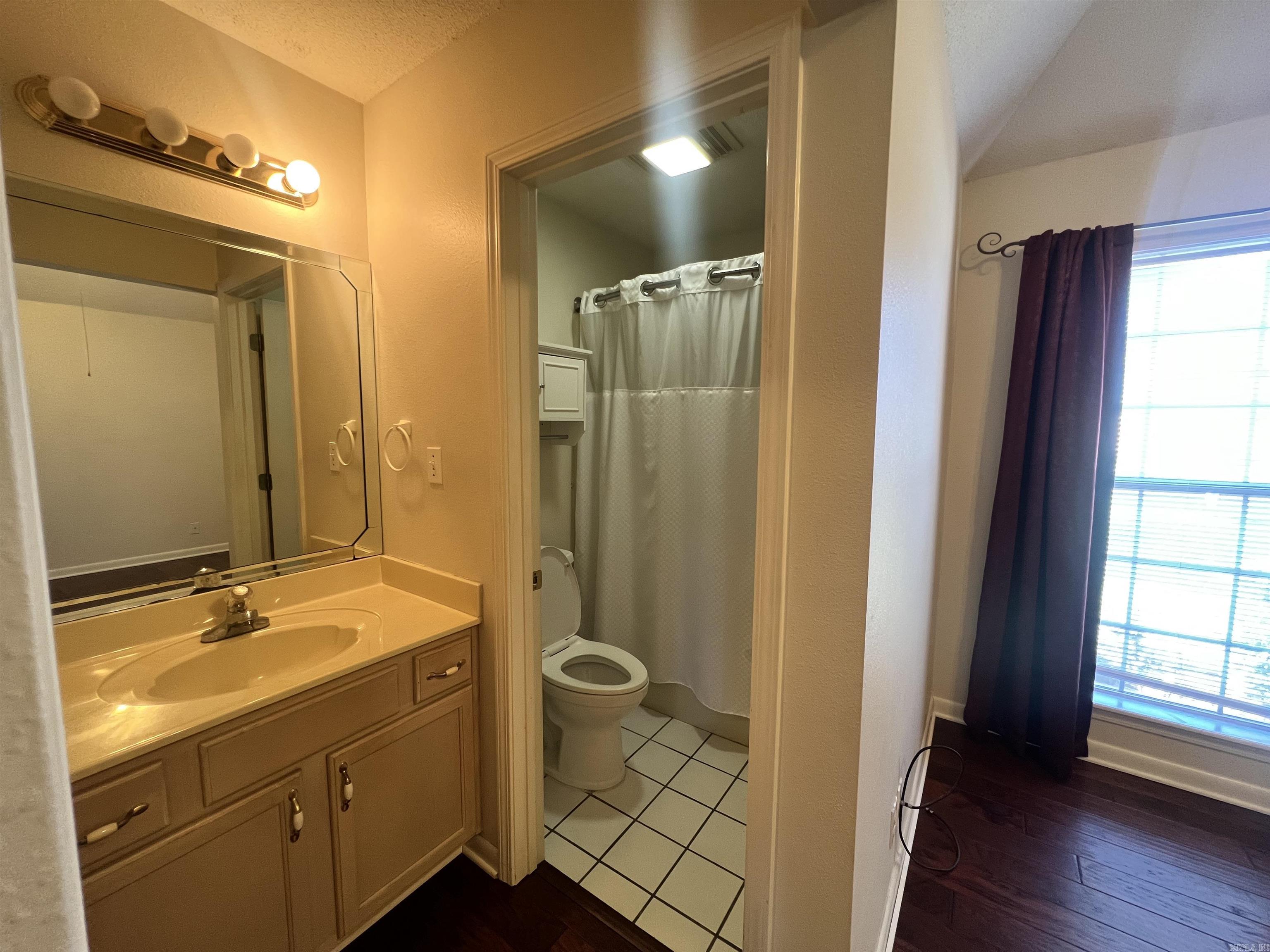 COUNTRY SQUIRE ADD - Residential