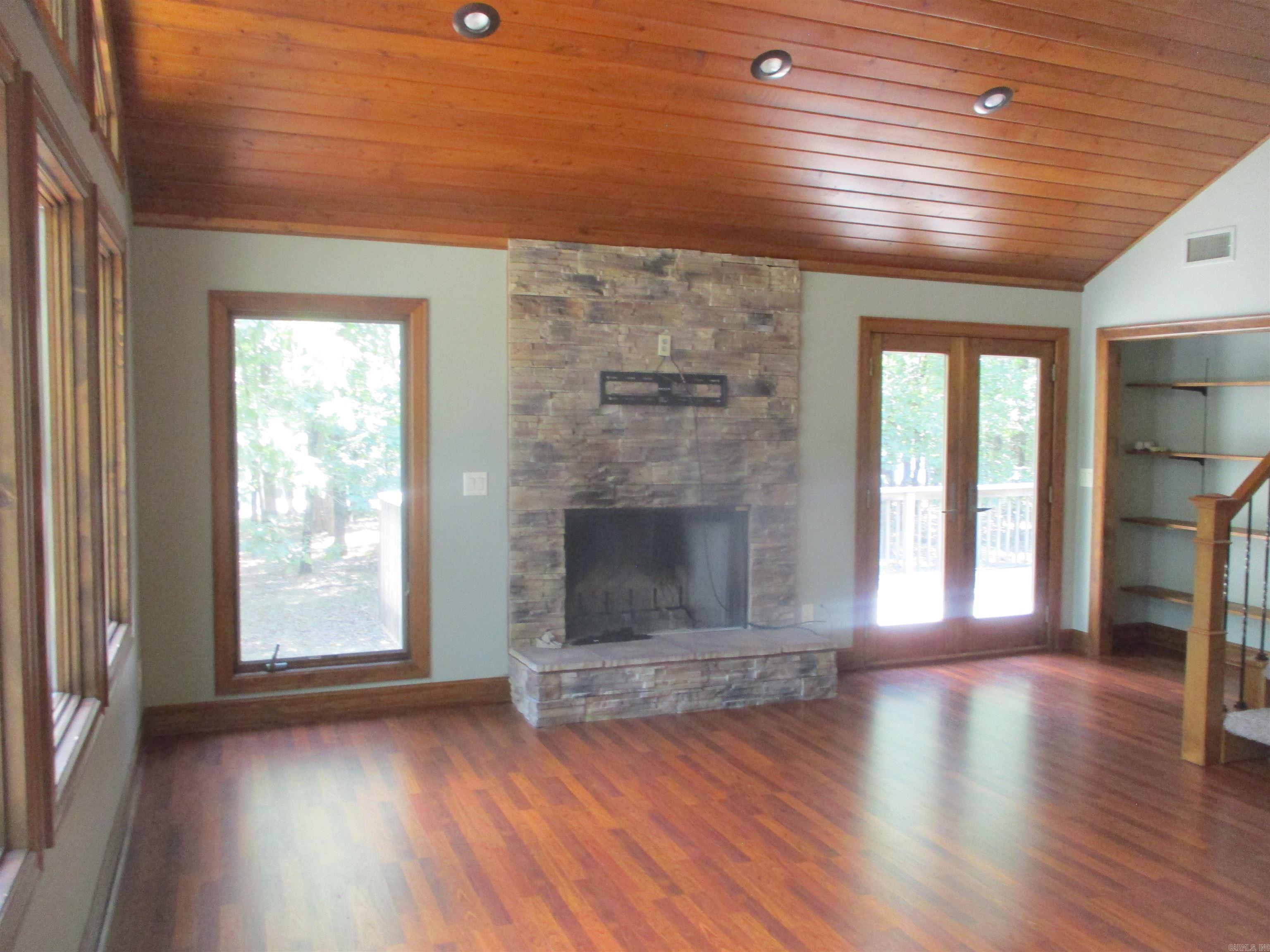 EAGLE RIDGE - Residential