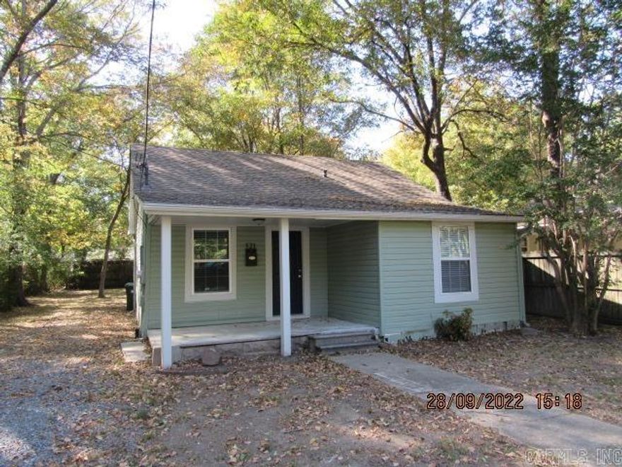 Updated 2-bedroom older home located in the heart of Conway. All newer paint throughout, newer carpet & LVT throughout, 2-inch blinds throughout, all appliances including refrigerator, washer & dryer, all electric, nice covered front & rear porch, large backyard. Available Now. No Pets. Actual age of property is unknown and estimated. ***PLEASE NOTE WE DO NOT ADVERTISE ON CRAIGSLIST OR FACEBOOK MARKETPLACE. ANY LISTING OF OURS SEEN IS A SCAM!!!***