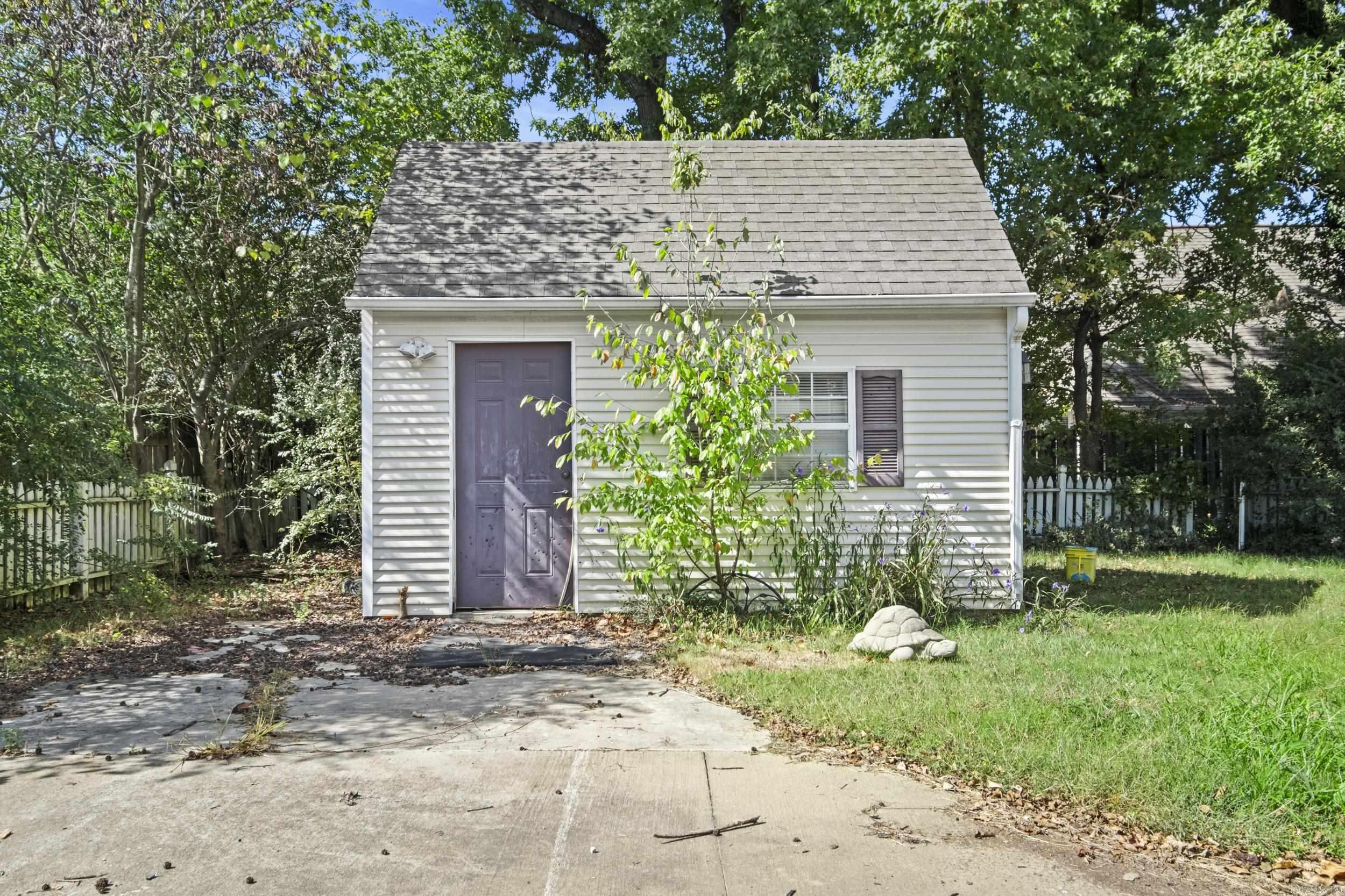 CHARLESTOWNE - Residential