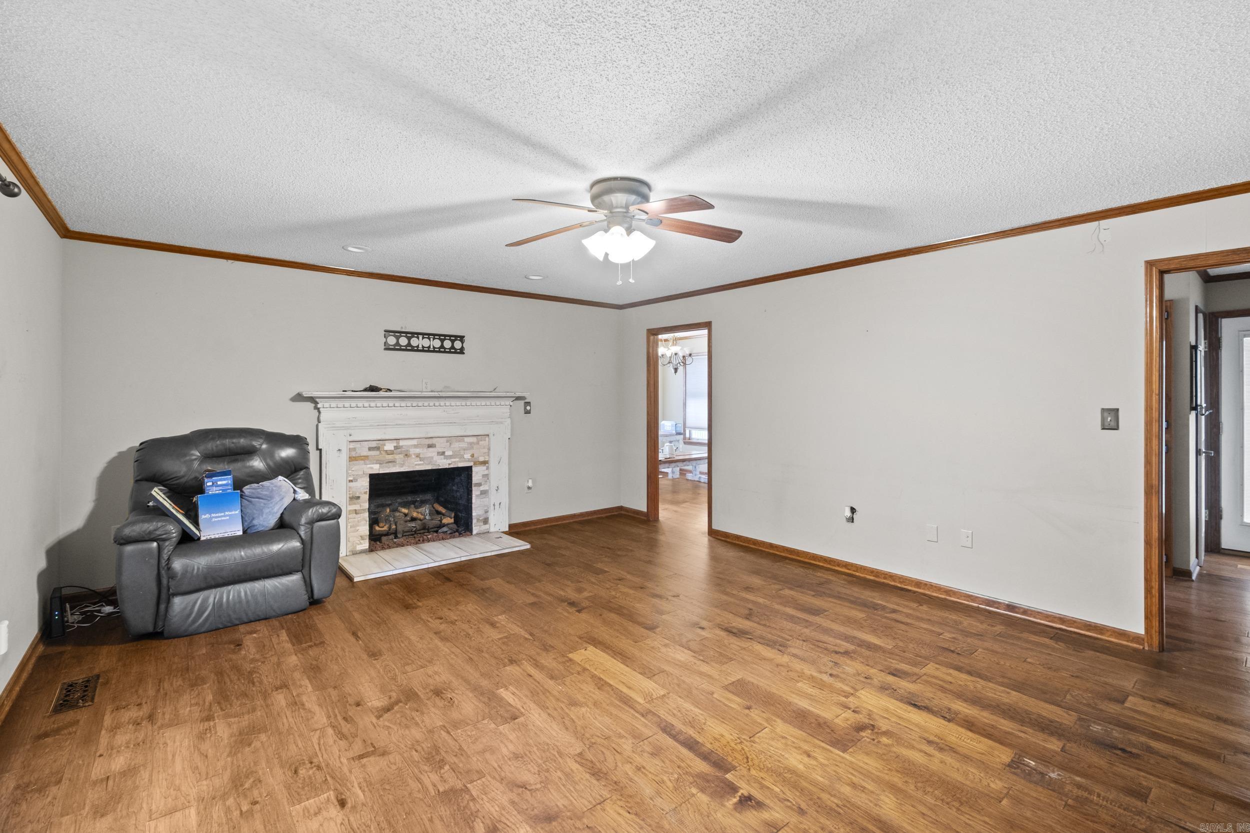 CHARLESTOWNE - Residential