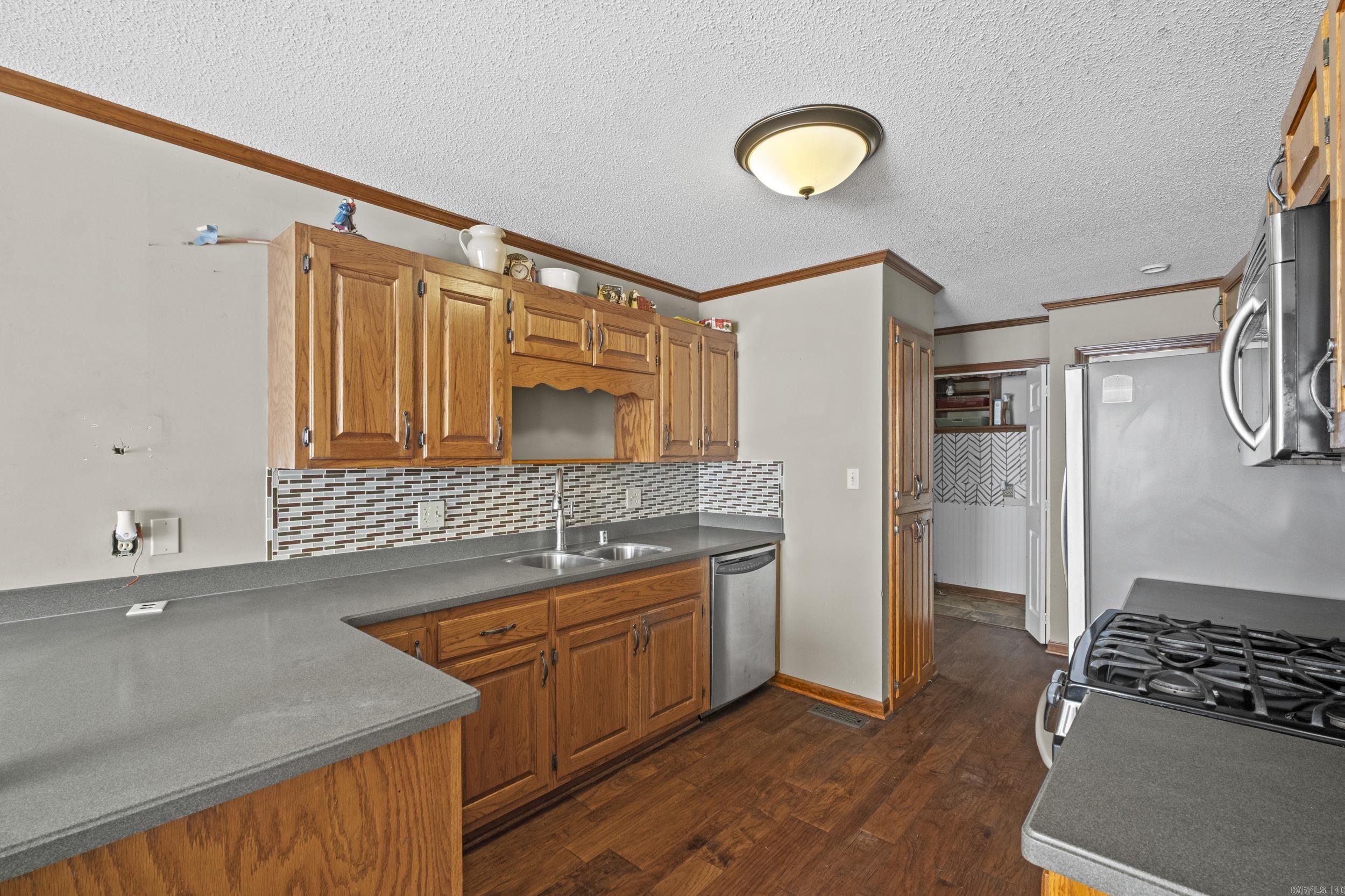 CHARLESTOWNE - Residential