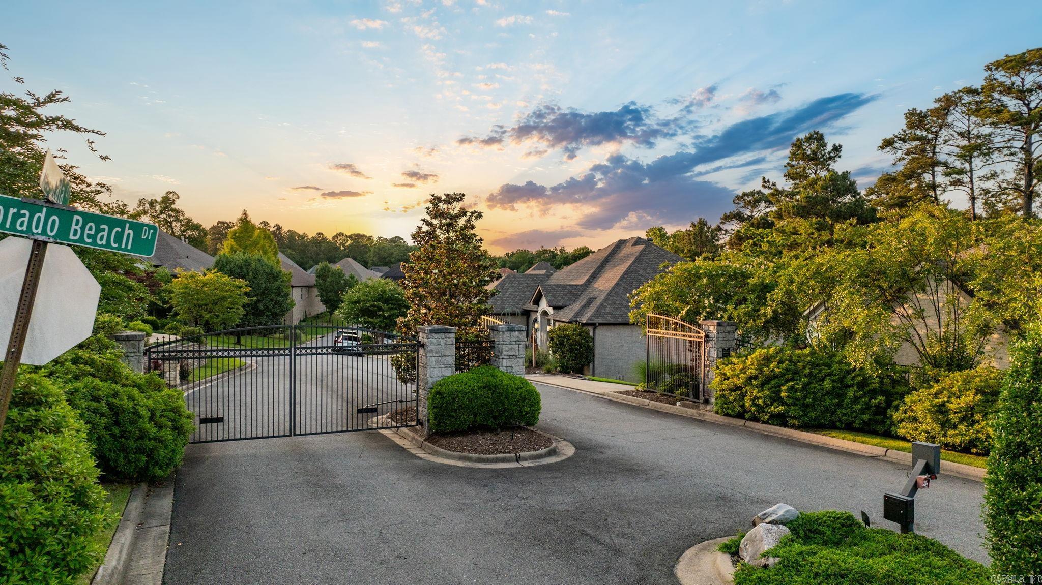 Hickory Grove - Residential