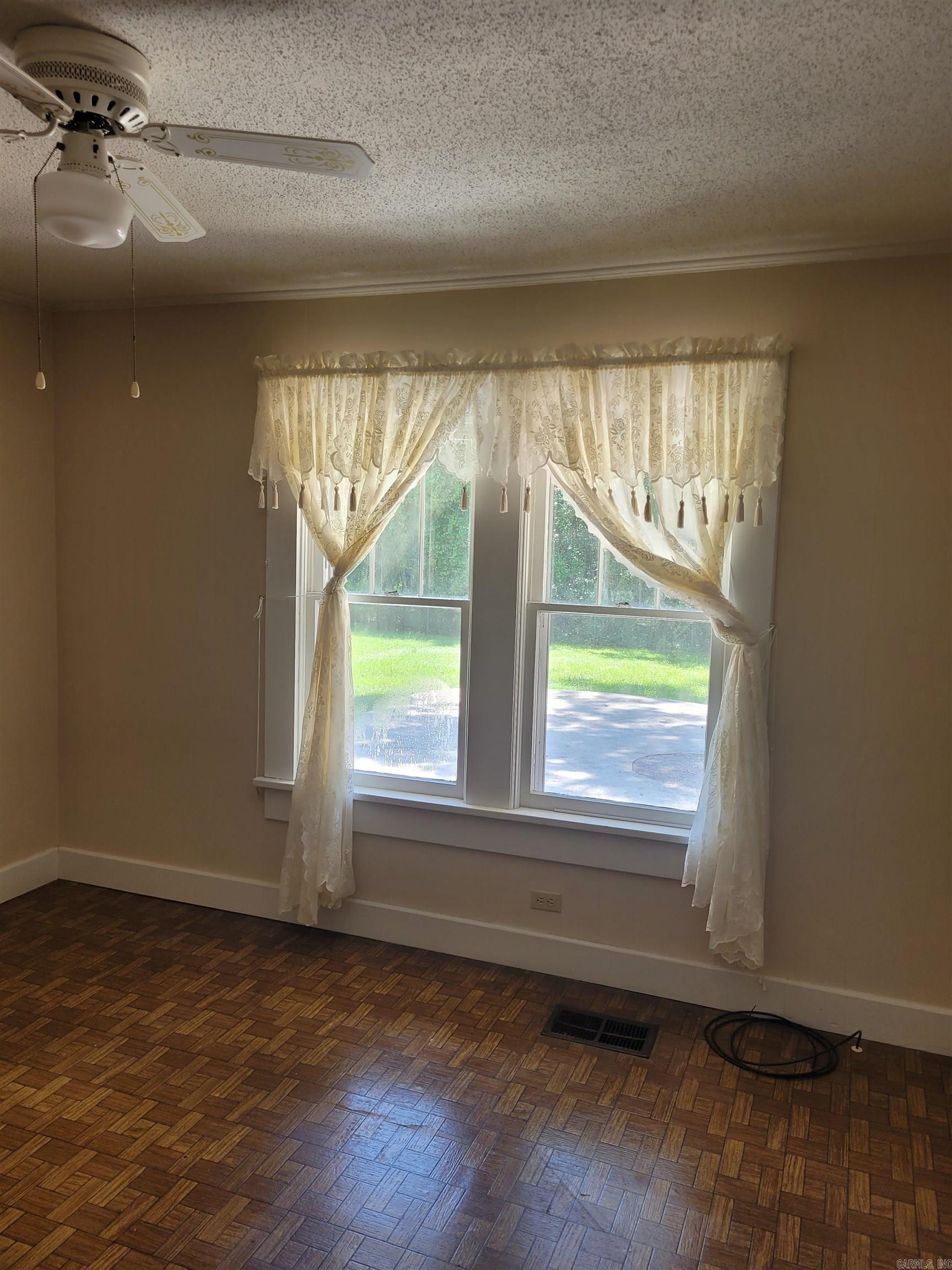 CLEO BULL TRACTS - Residential