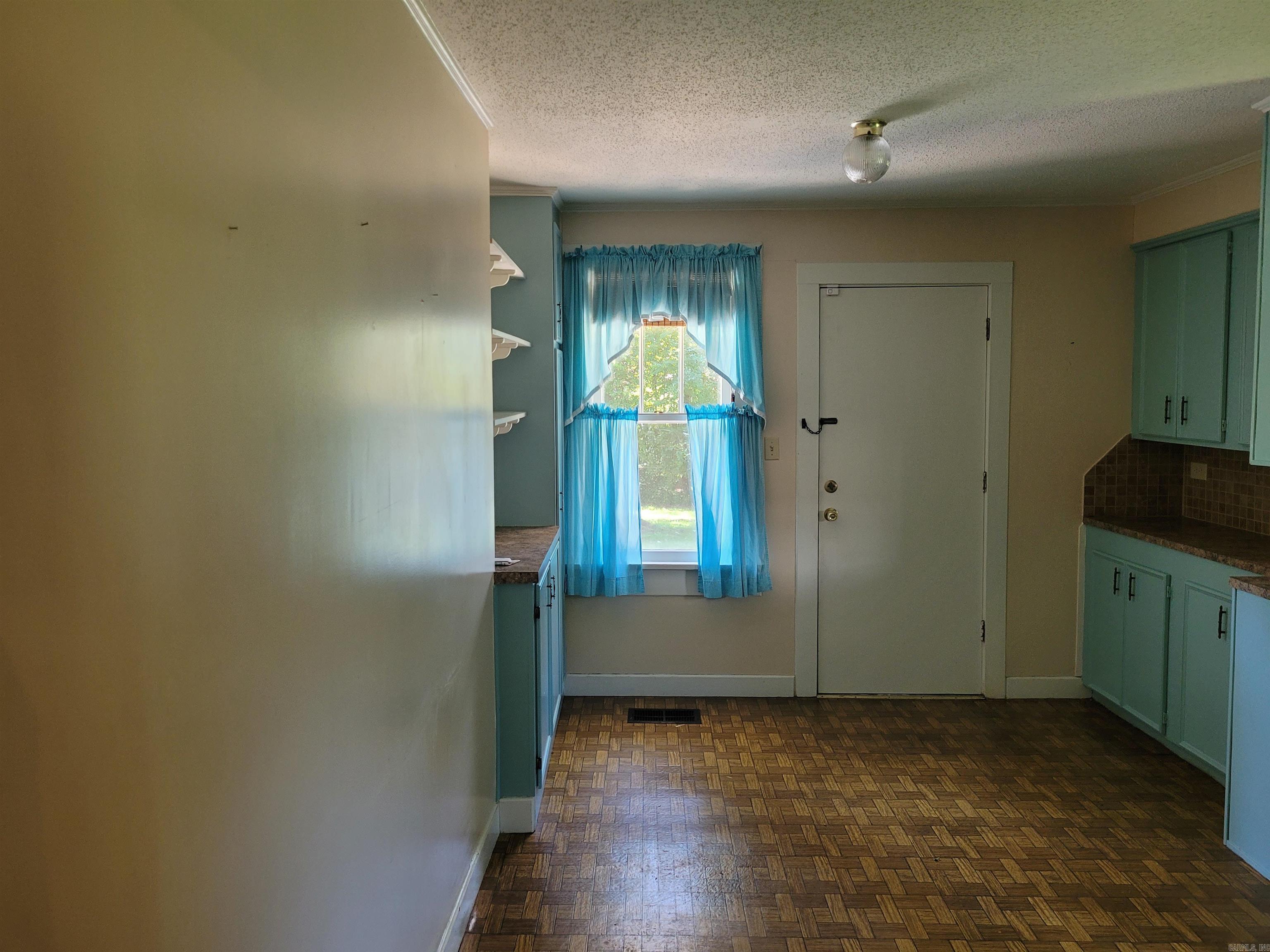 CLEO BULL TRACTS - Residential