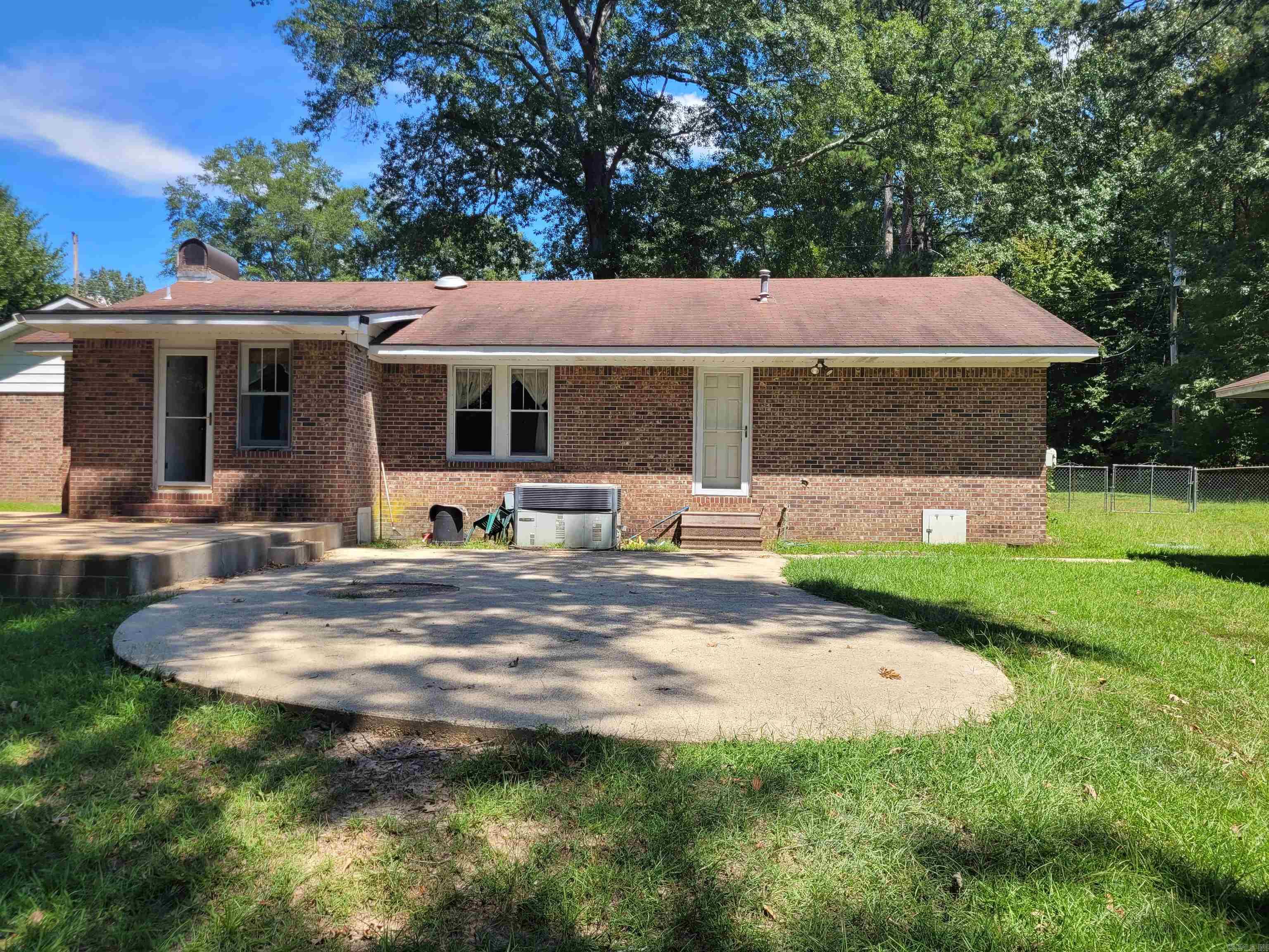 CLEO BULL TRACTS - Residential