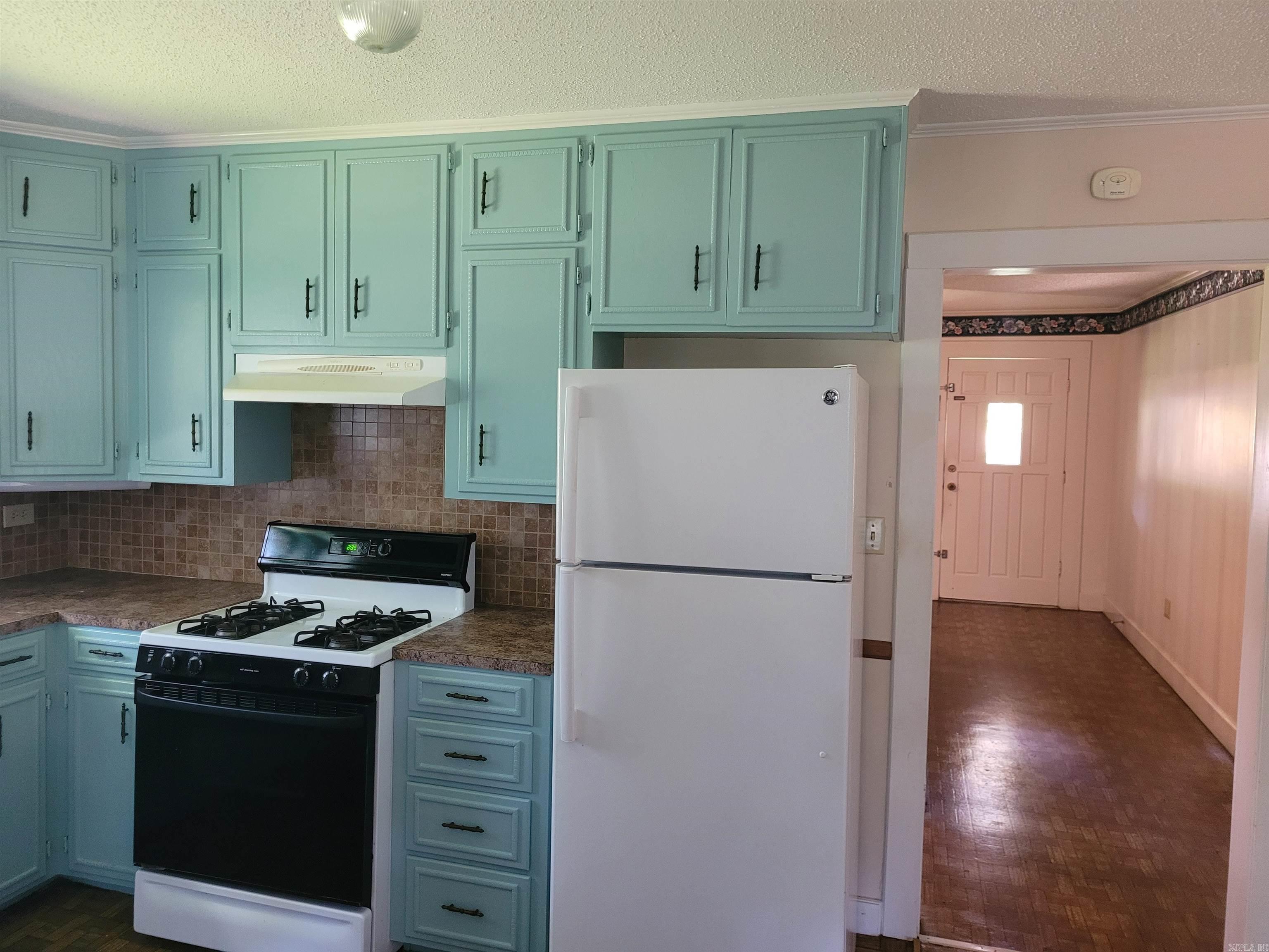 CLEO BULL TRACTS - Residential