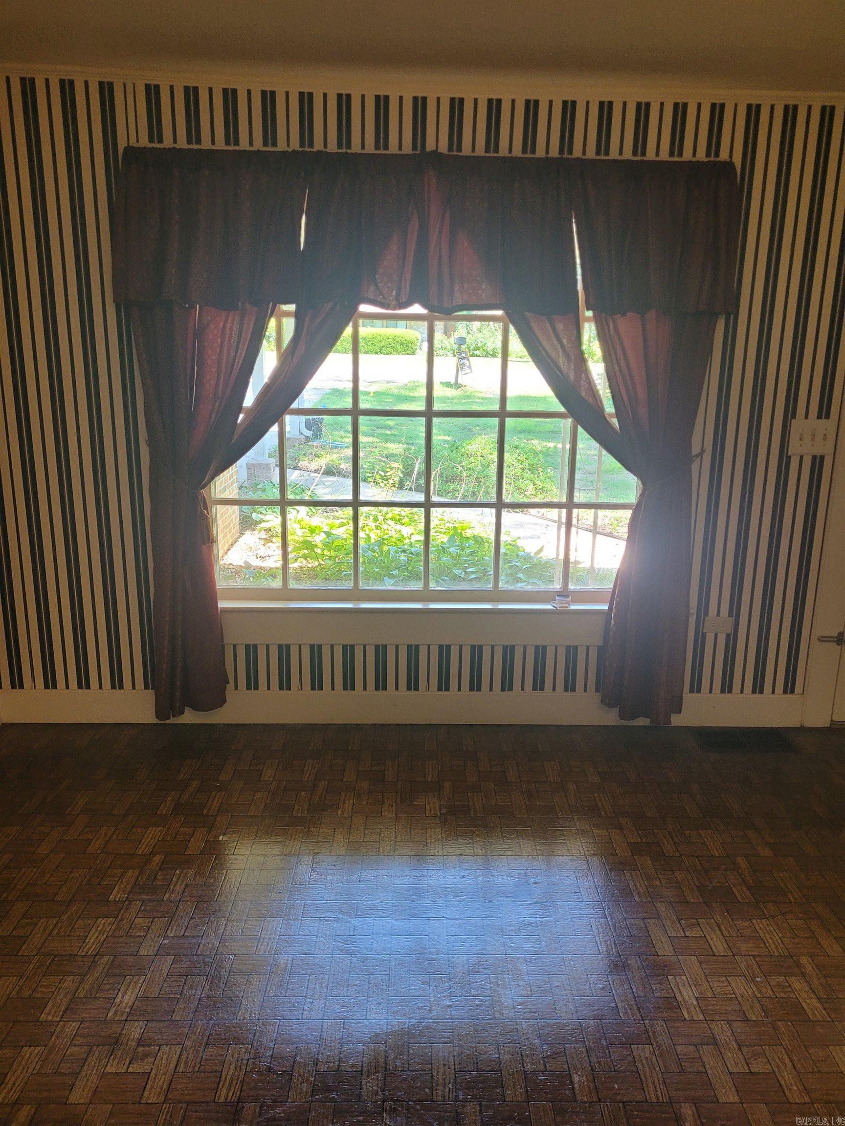 CLEO BULL TRACTS - Residential