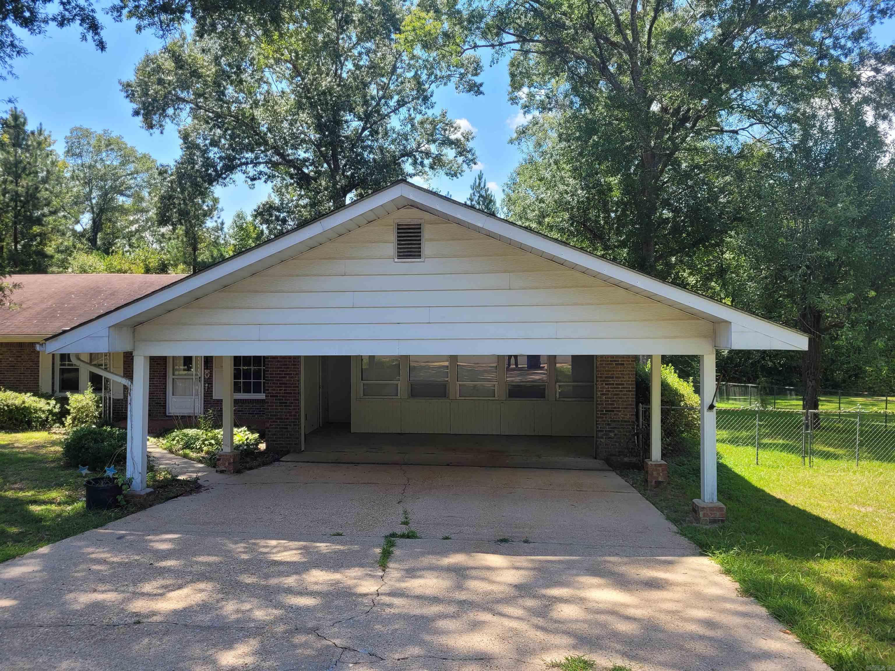 CLEO BULL TRACTS - Residential