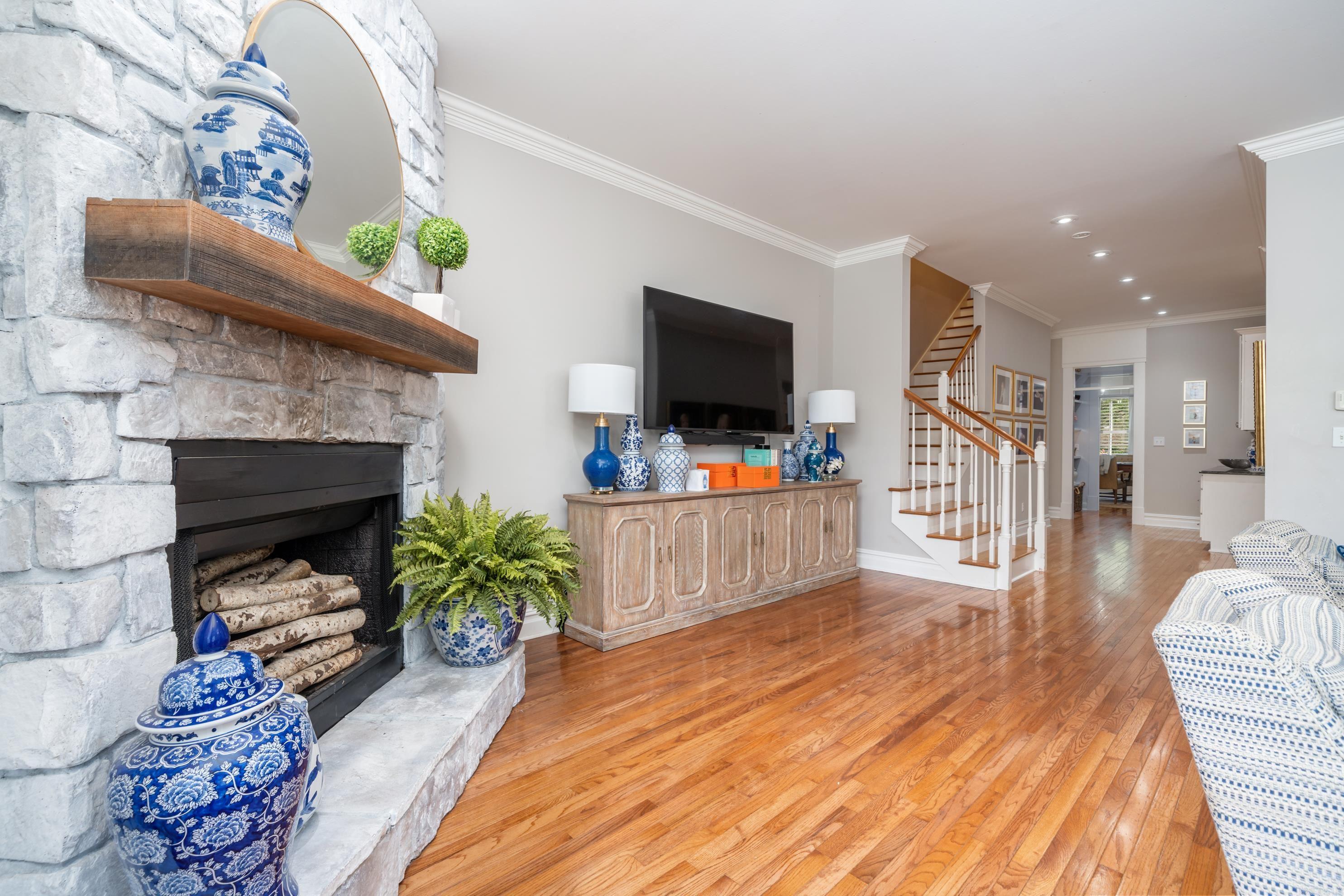 LOTUS VALLEY - Residential