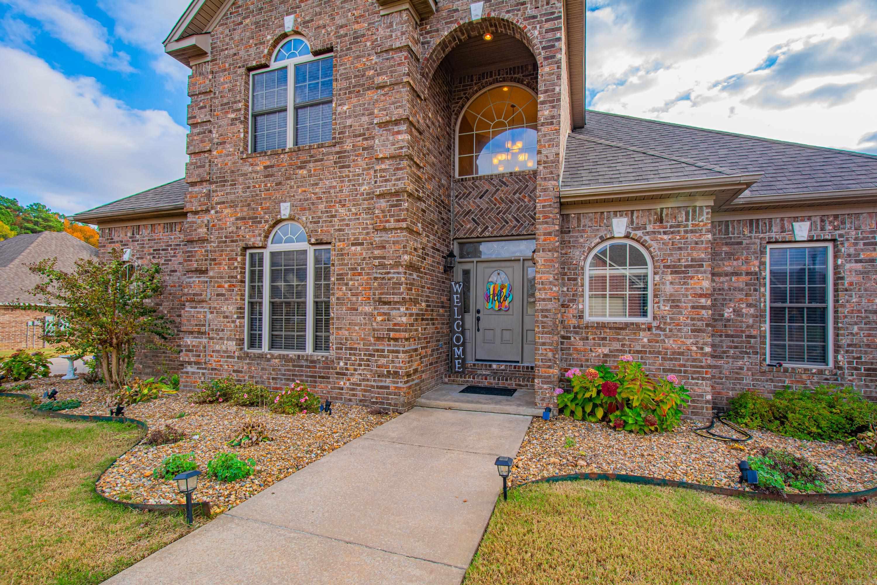 LONGHILLS VILLAGE - Residential