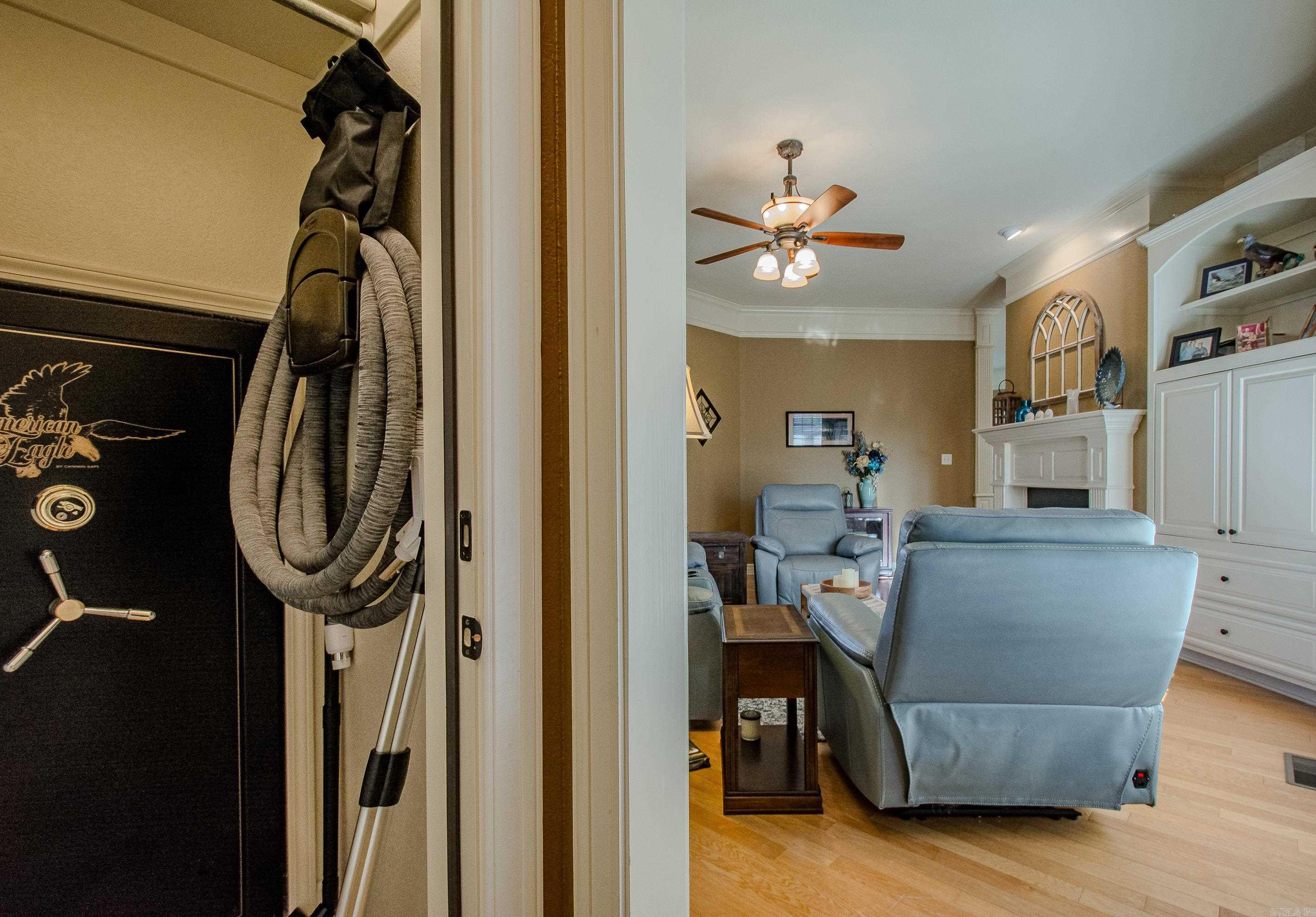 LONGHILLS VILLAGE - Residential