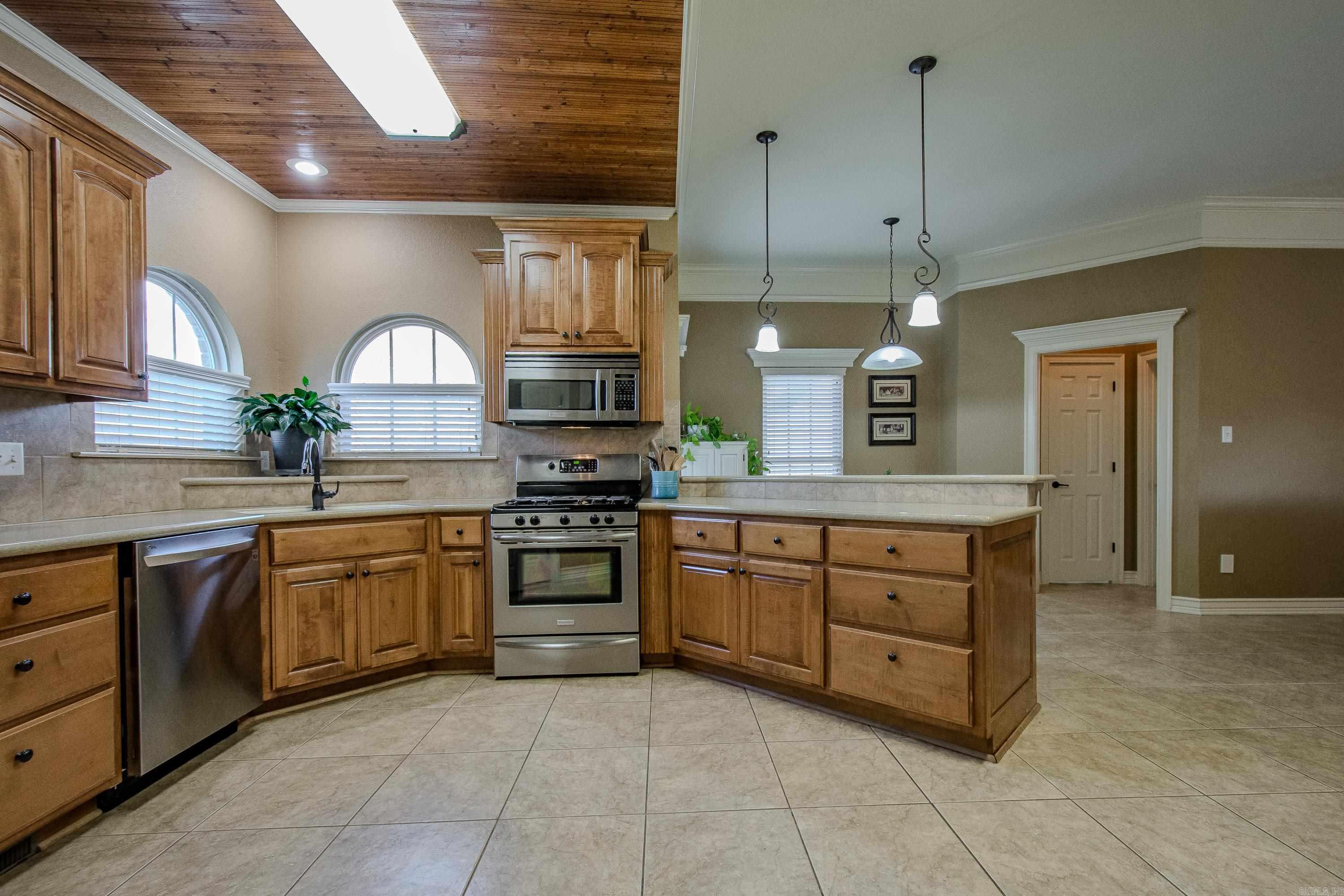 LONGHILLS VILLAGE - Residential