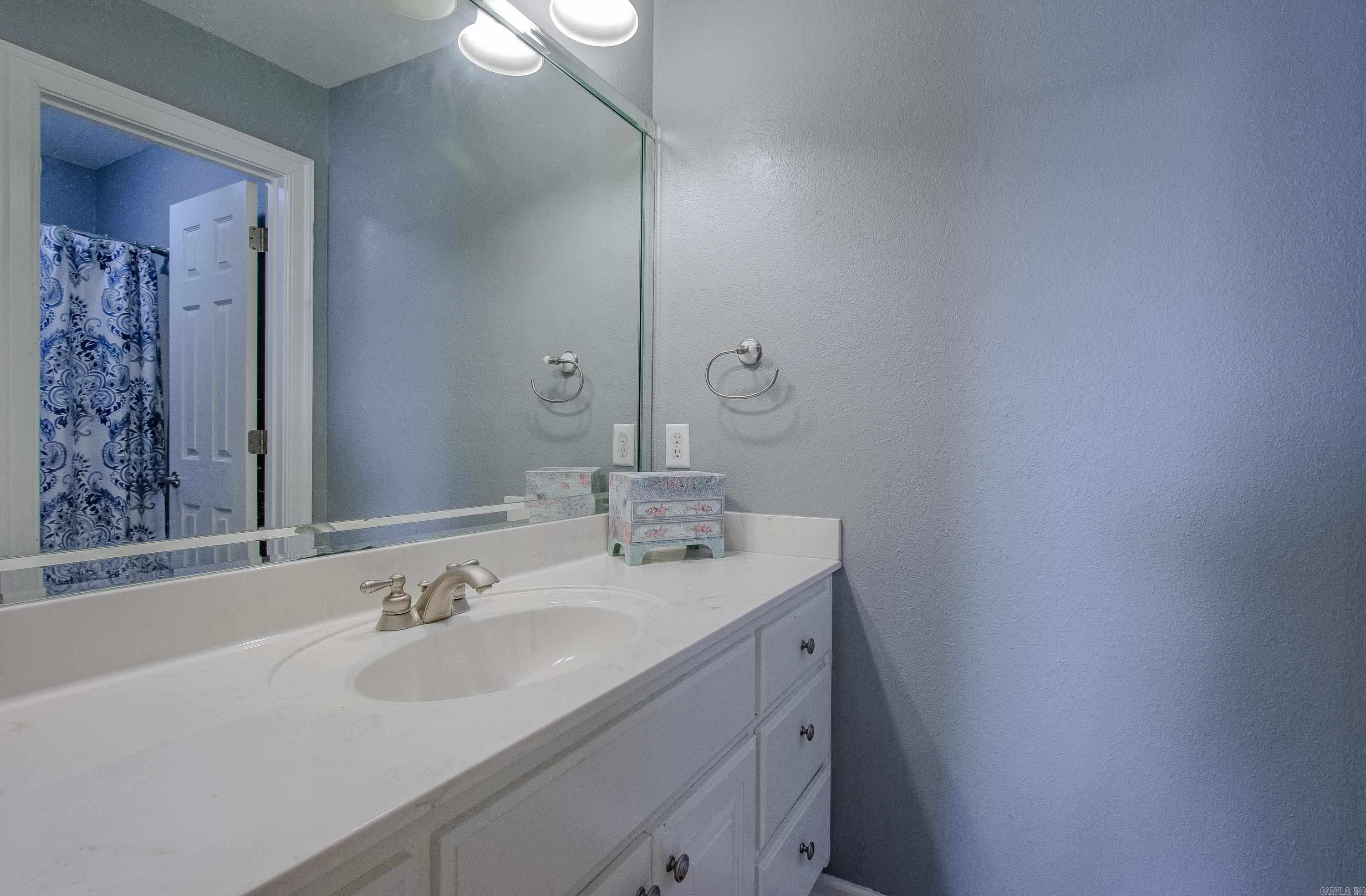 LONGHILLS VILLAGE - Residential