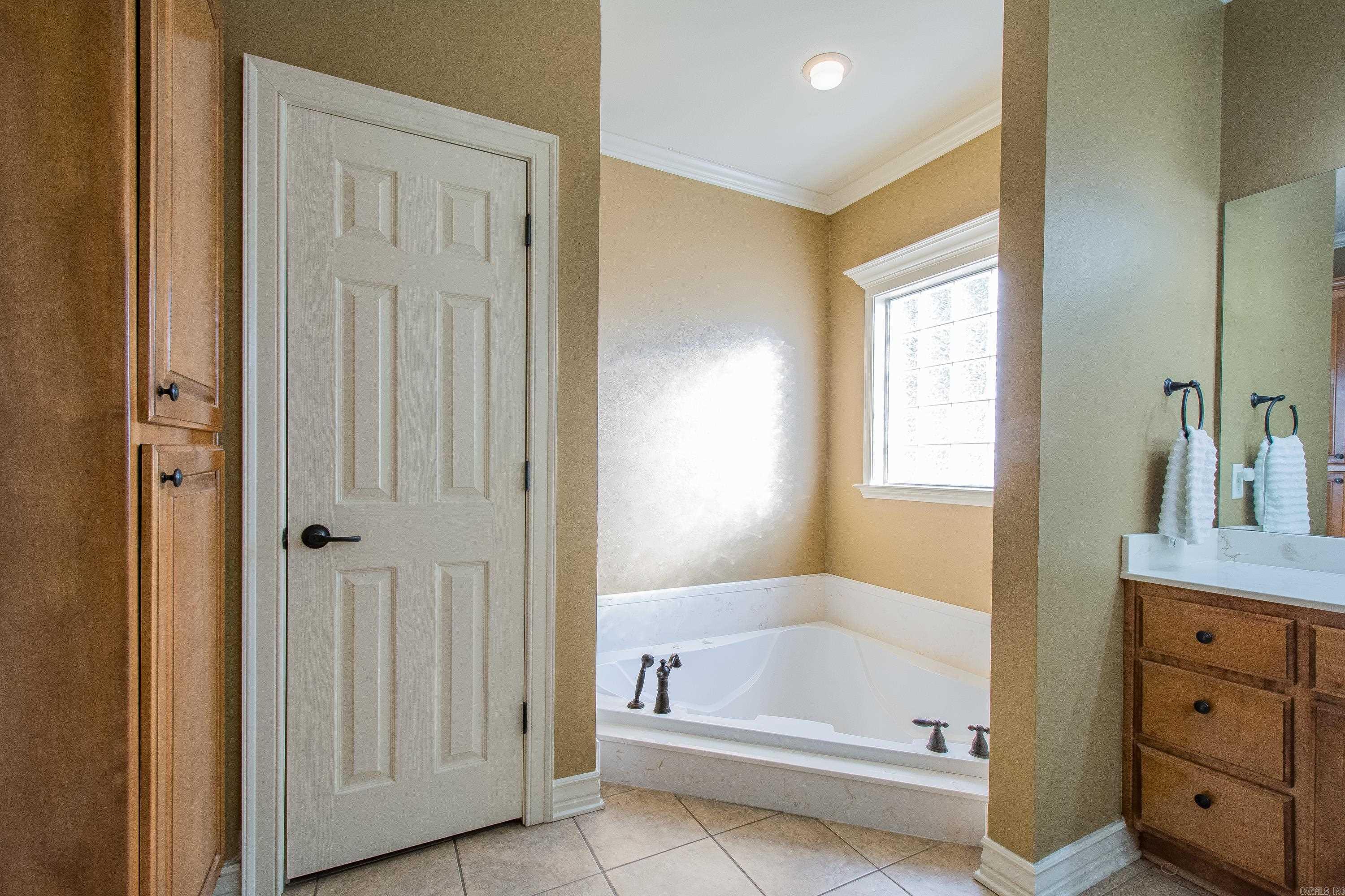 LONGHILLS VILLAGE - Residential