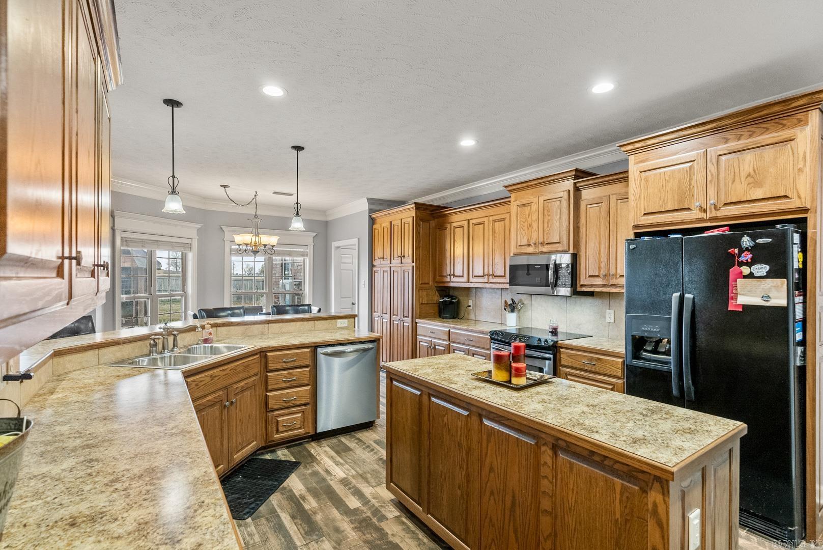 Win Meadow Lake Estates - Residential