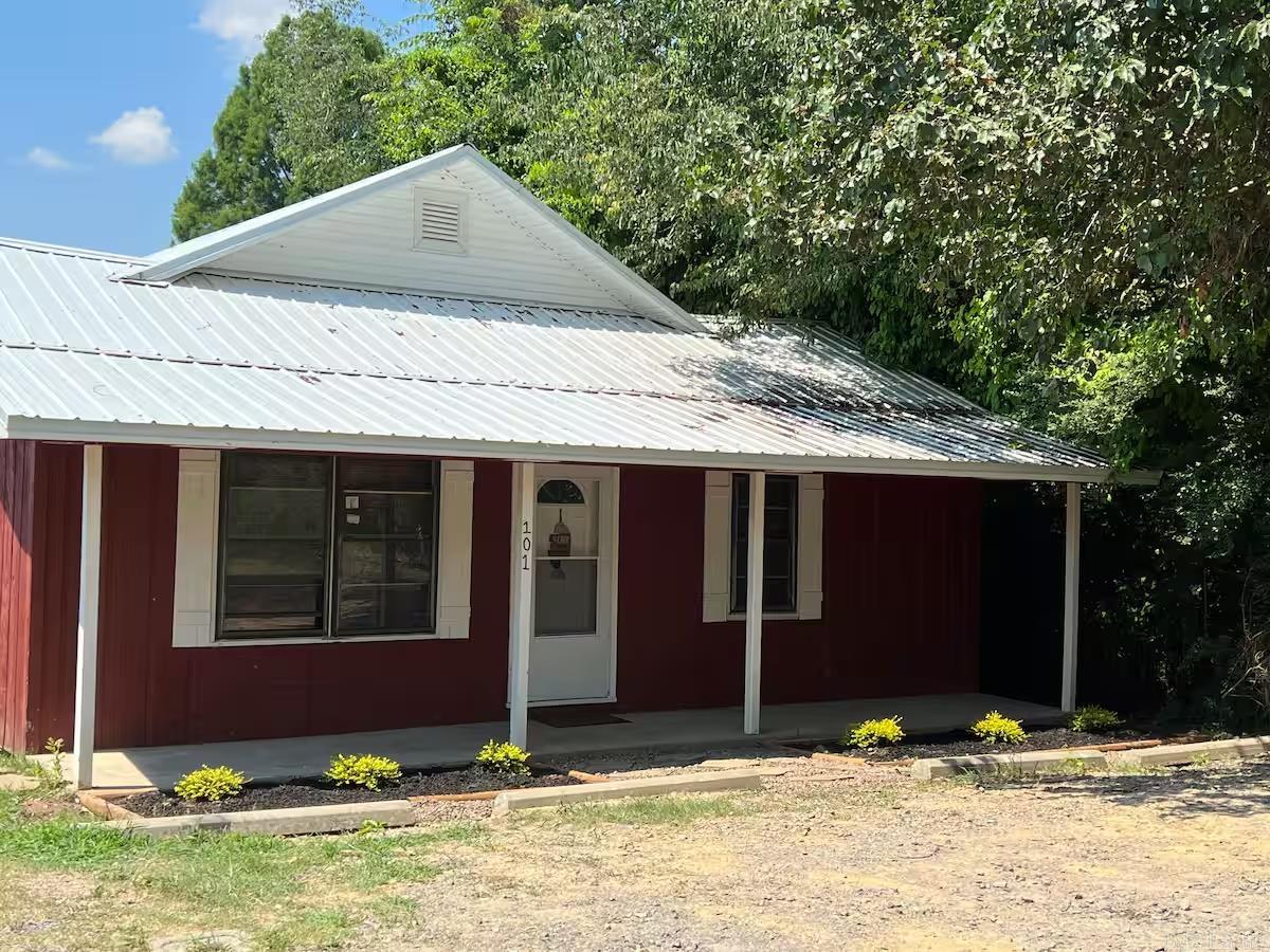 Welcome to 101 Lakeview in Conway, AR—a beautifully updated lakefront retreat with major upgrades completed in 2021–2022. This charming home features a vaulted ceiling, added loft, new flooring, fresh paint, and all-new light and plumbing fixtures. Enjoy the comfort of a new HVAC system, water heater, plumbing, and attic insulation. The bathroom features a new tile shower, and the kitchen shines with modern updates. Outside, relax on the new covered porch or take in the lake from your brand-new dock. Move-in ready and perfect for full-time living or a weekend escape!