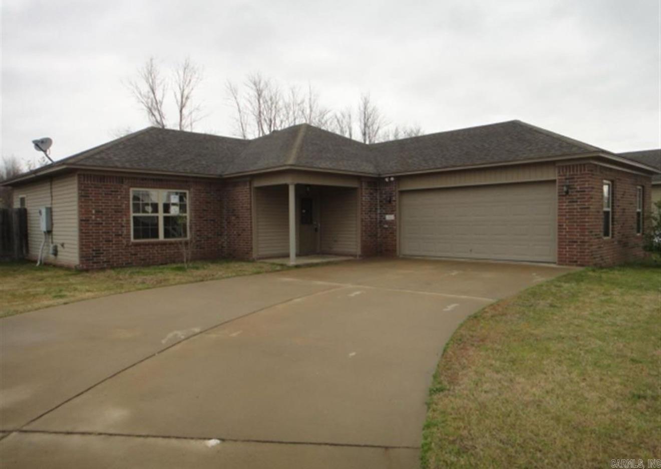 Beautiful home located in the cul-de-sac in a quiet subdivision. This home has been well maintained by owners and too many updates to list. Its a must see!!