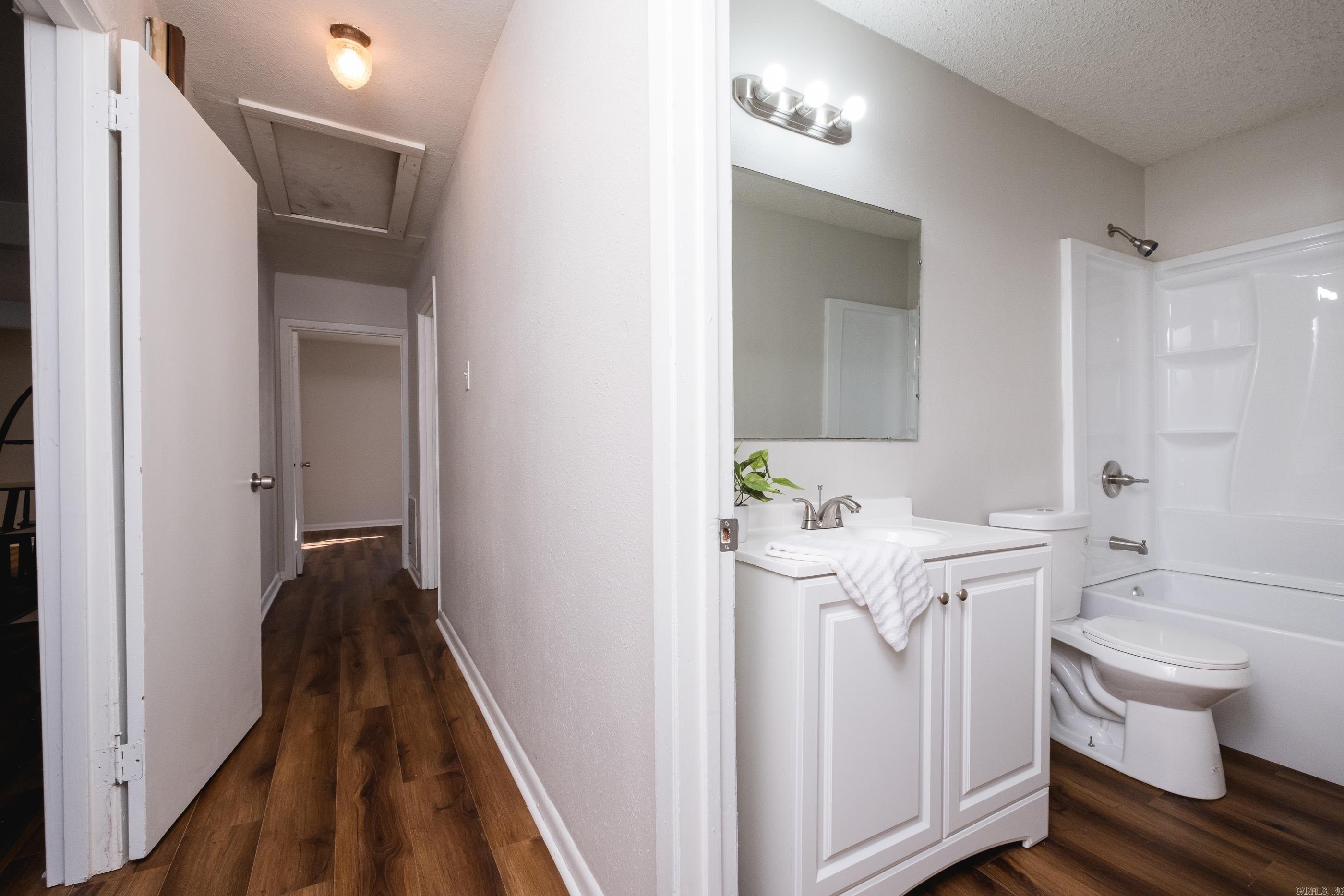 Weldon E Wrights - Residential Lease