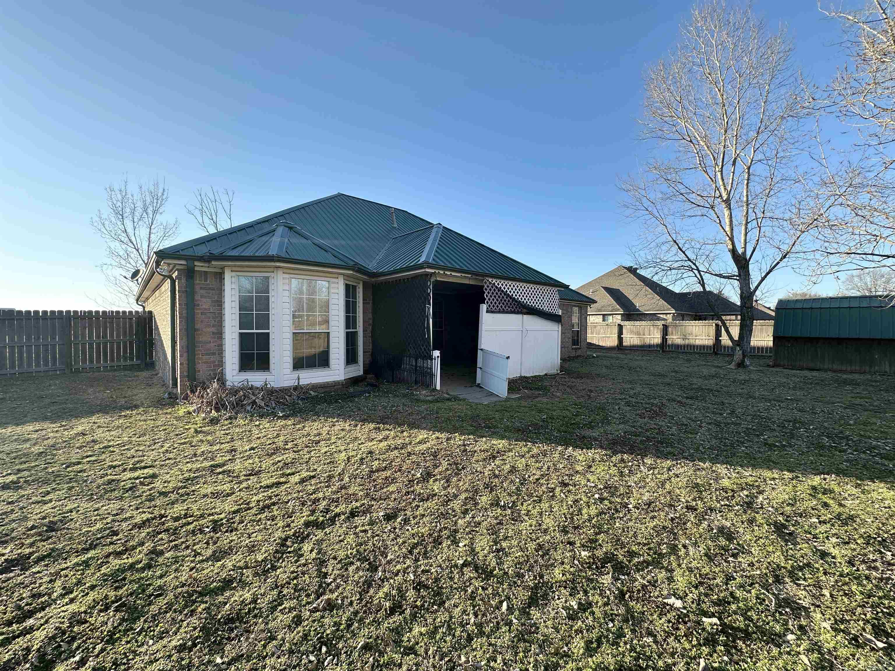 COUNTRY SIDE - Residential