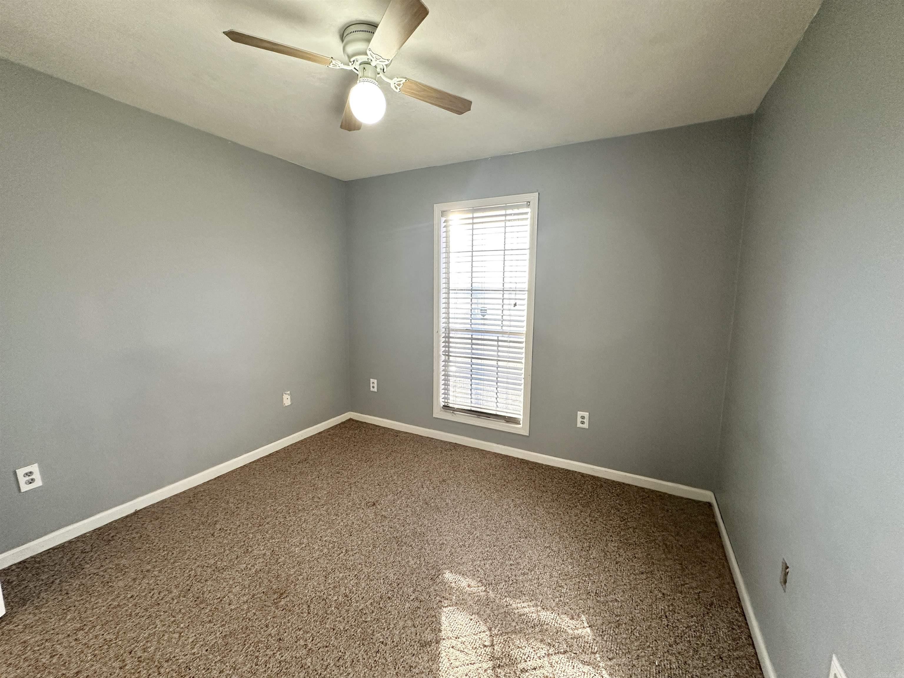 COUNTRY SIDE - Residential