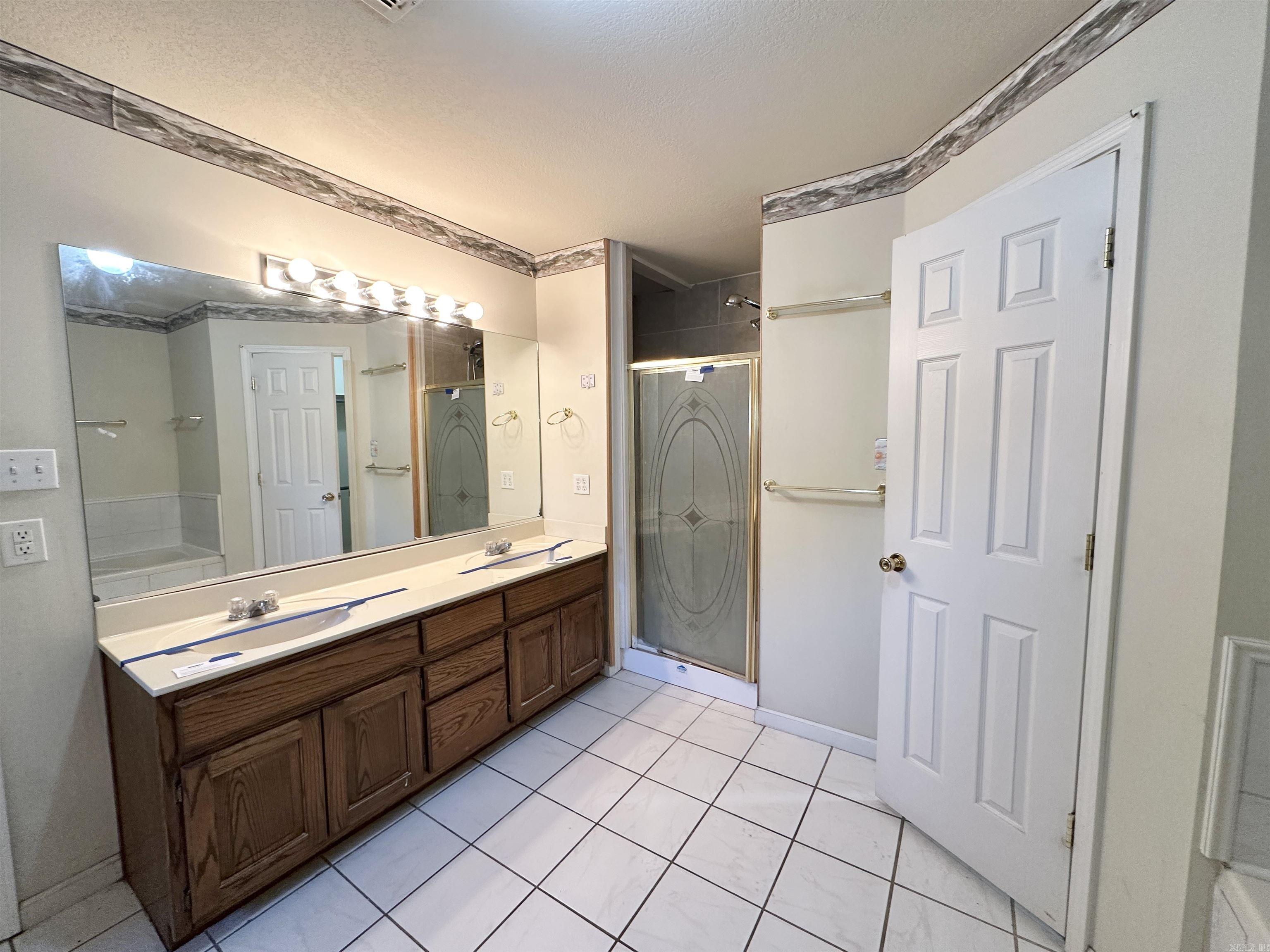 COUNTRY SIDE - Residential