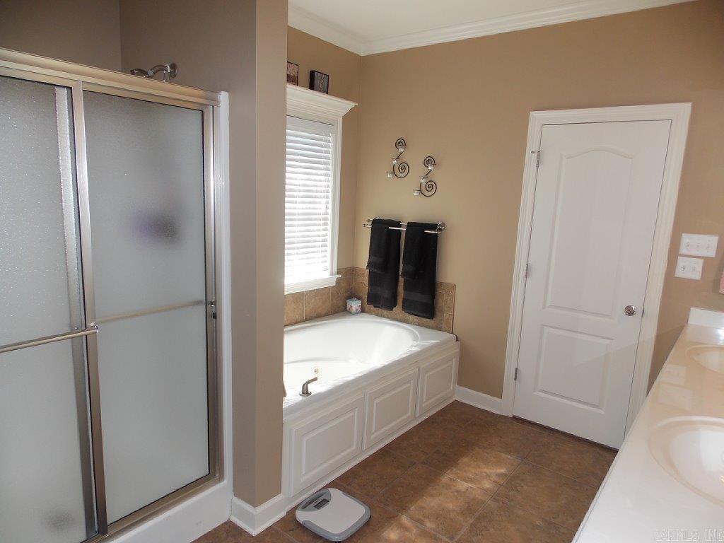 CAPITOL LAKES ESTATES - Residential