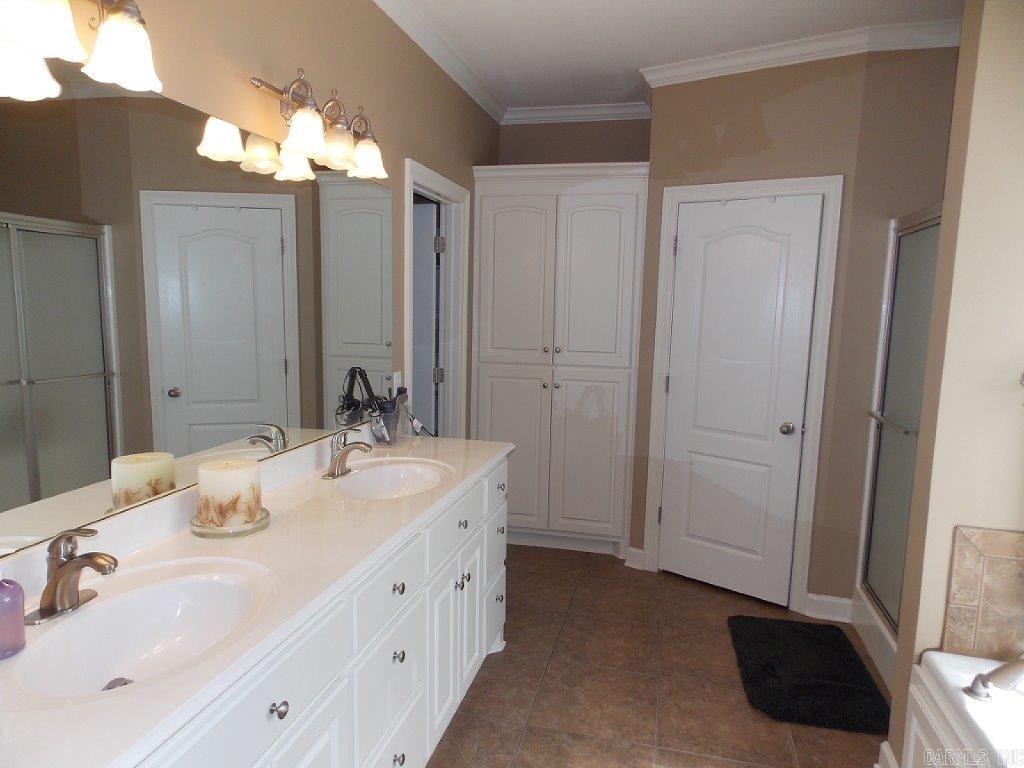 CAPITOL LAKES ESTATES - Residential