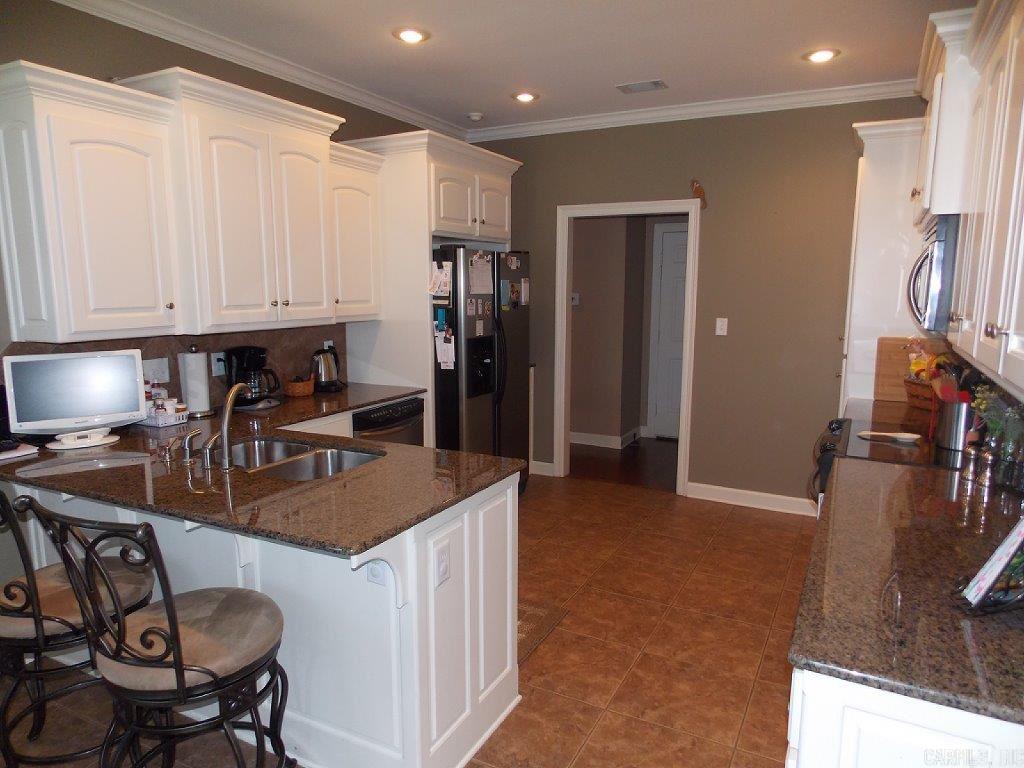 CAPITOL LAKES ESTATES - Residential