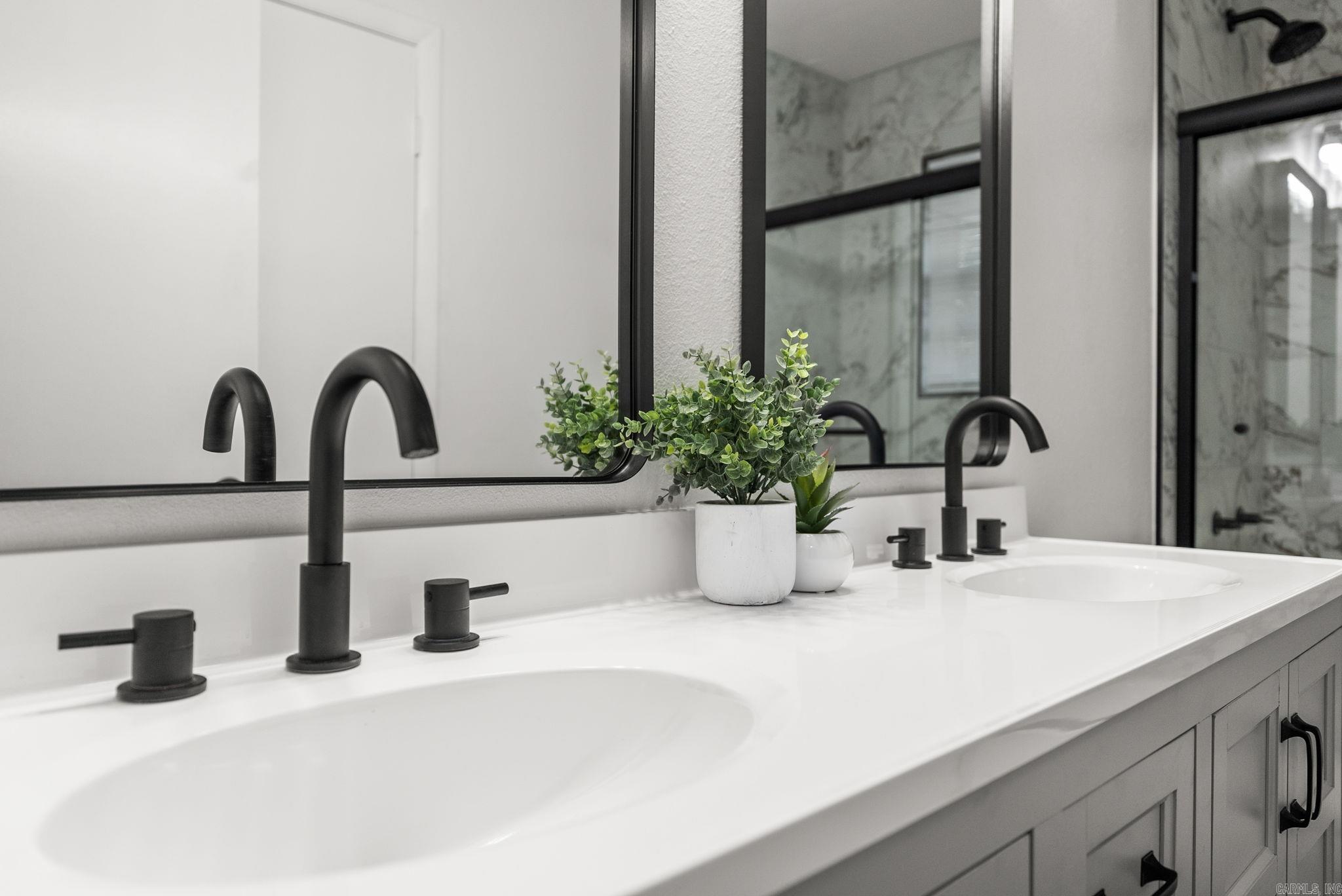 COLONY WEST - Residential