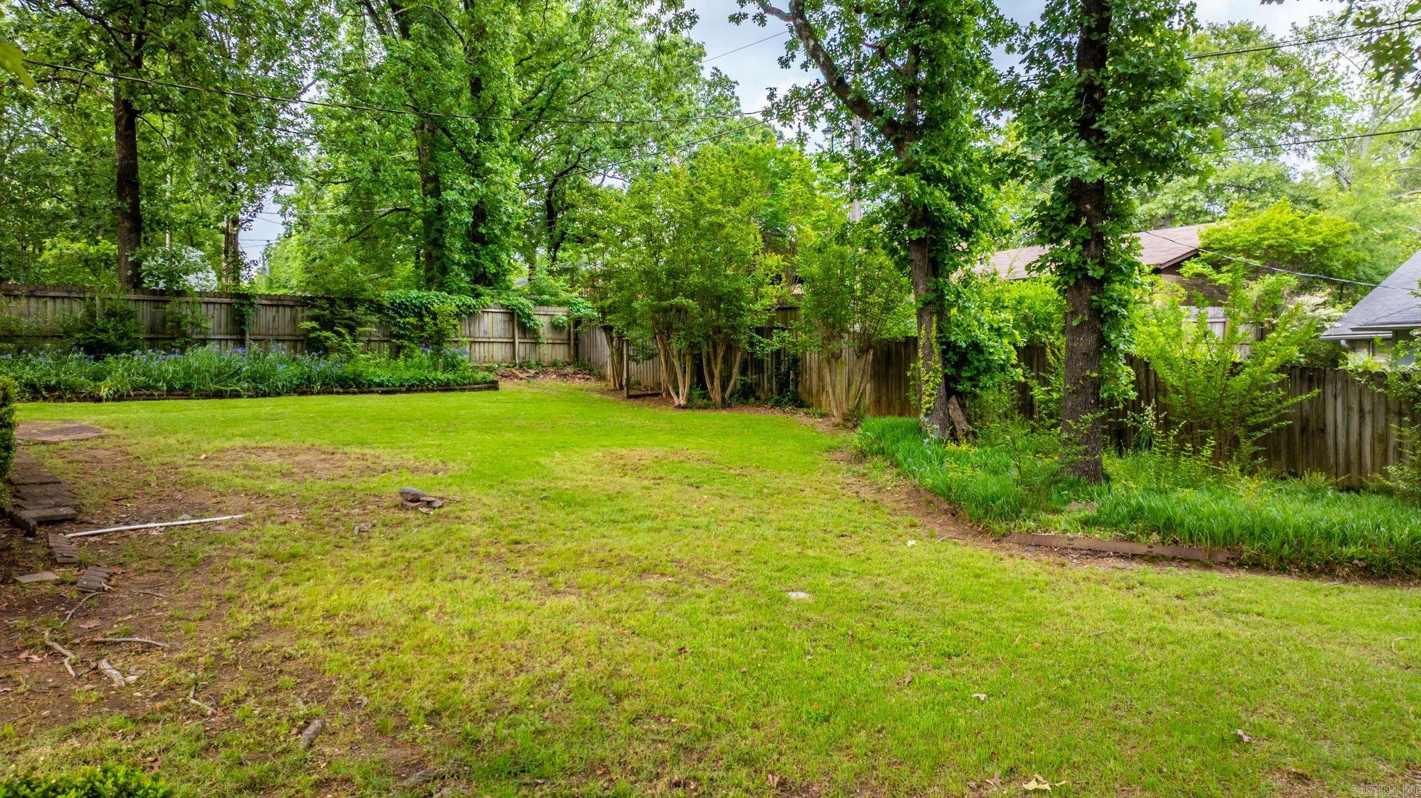 COLONY WEST - Residential