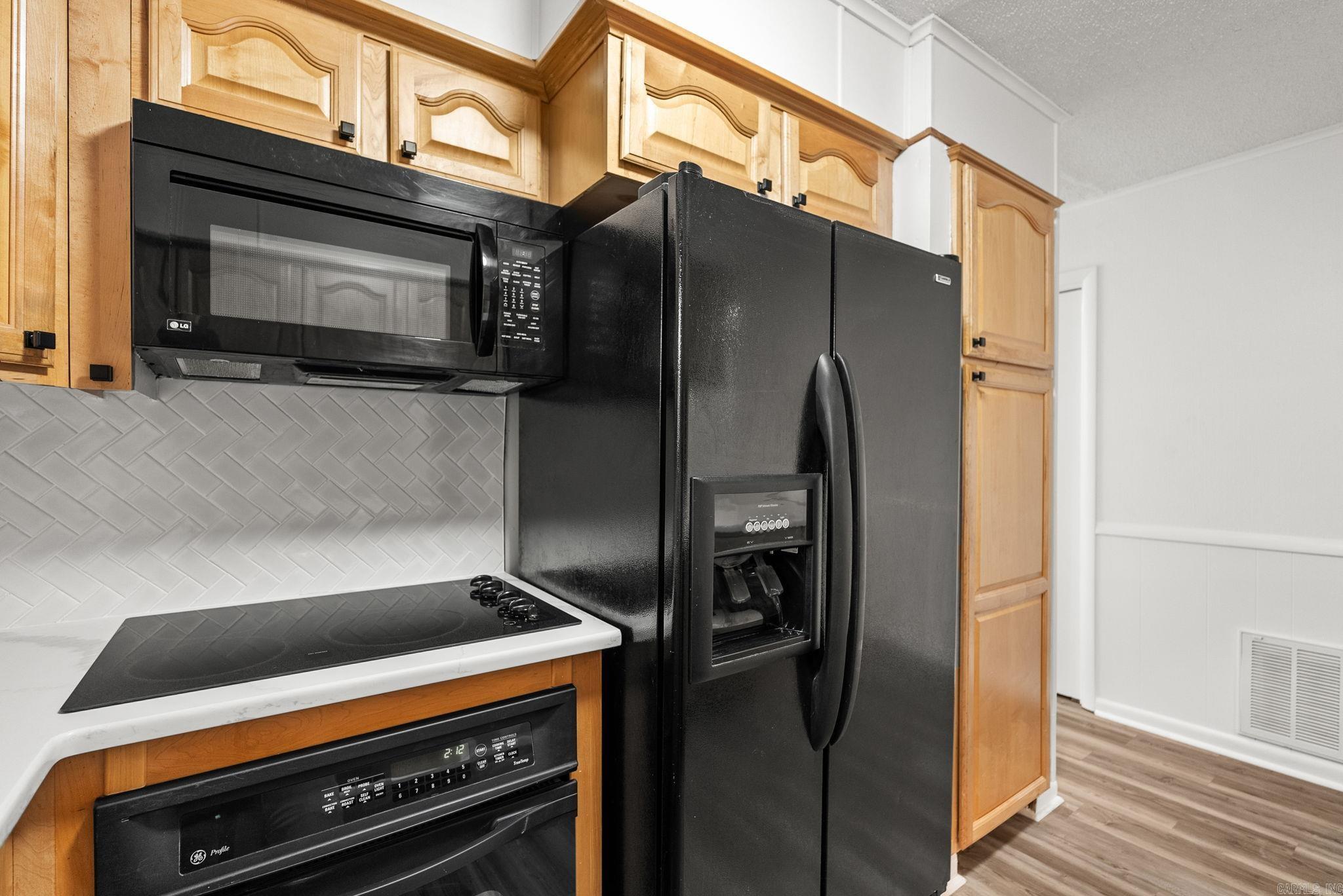 COLONY WEST - Residential