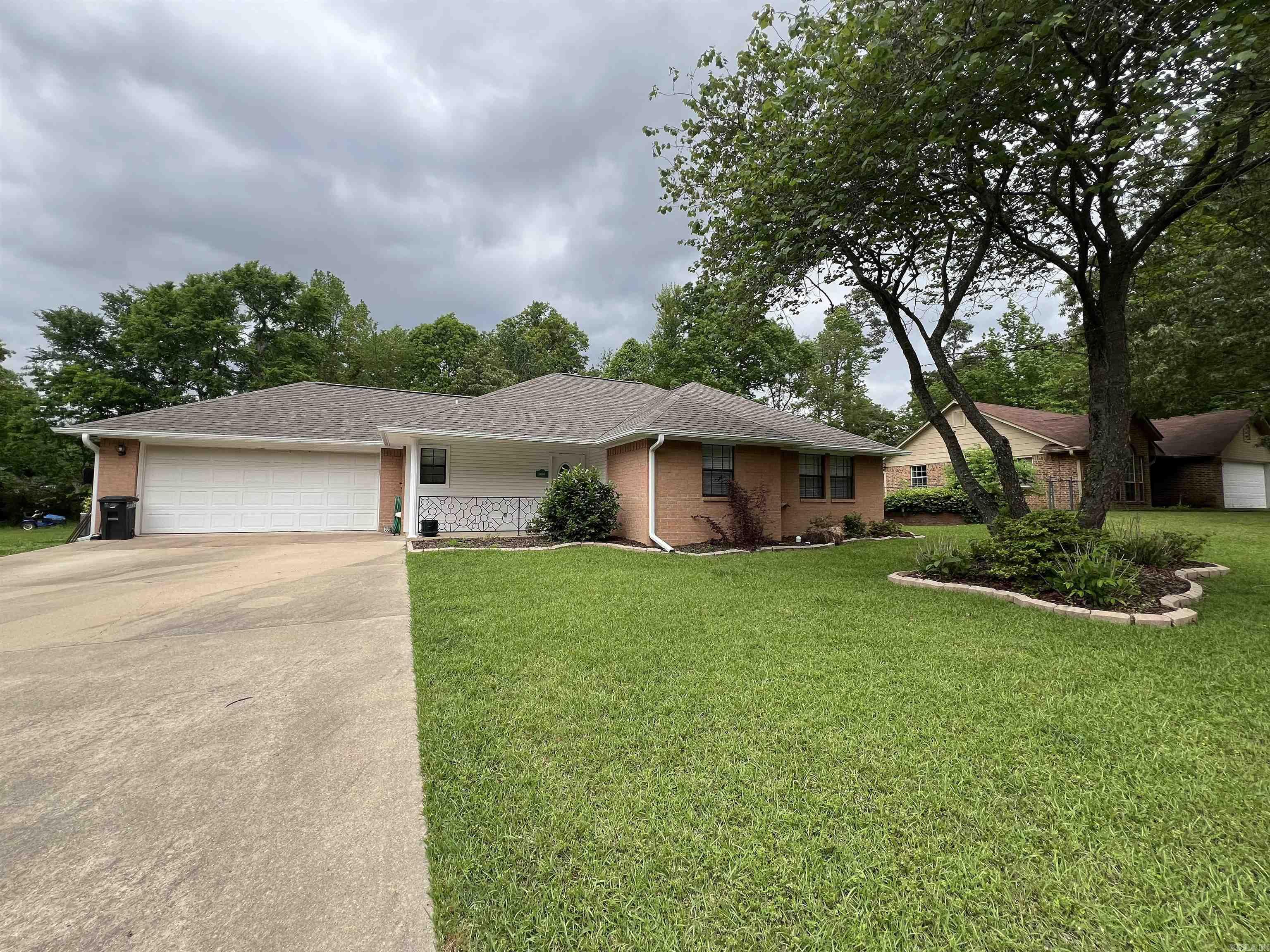 Blakes Tall Pines - Residential Lease