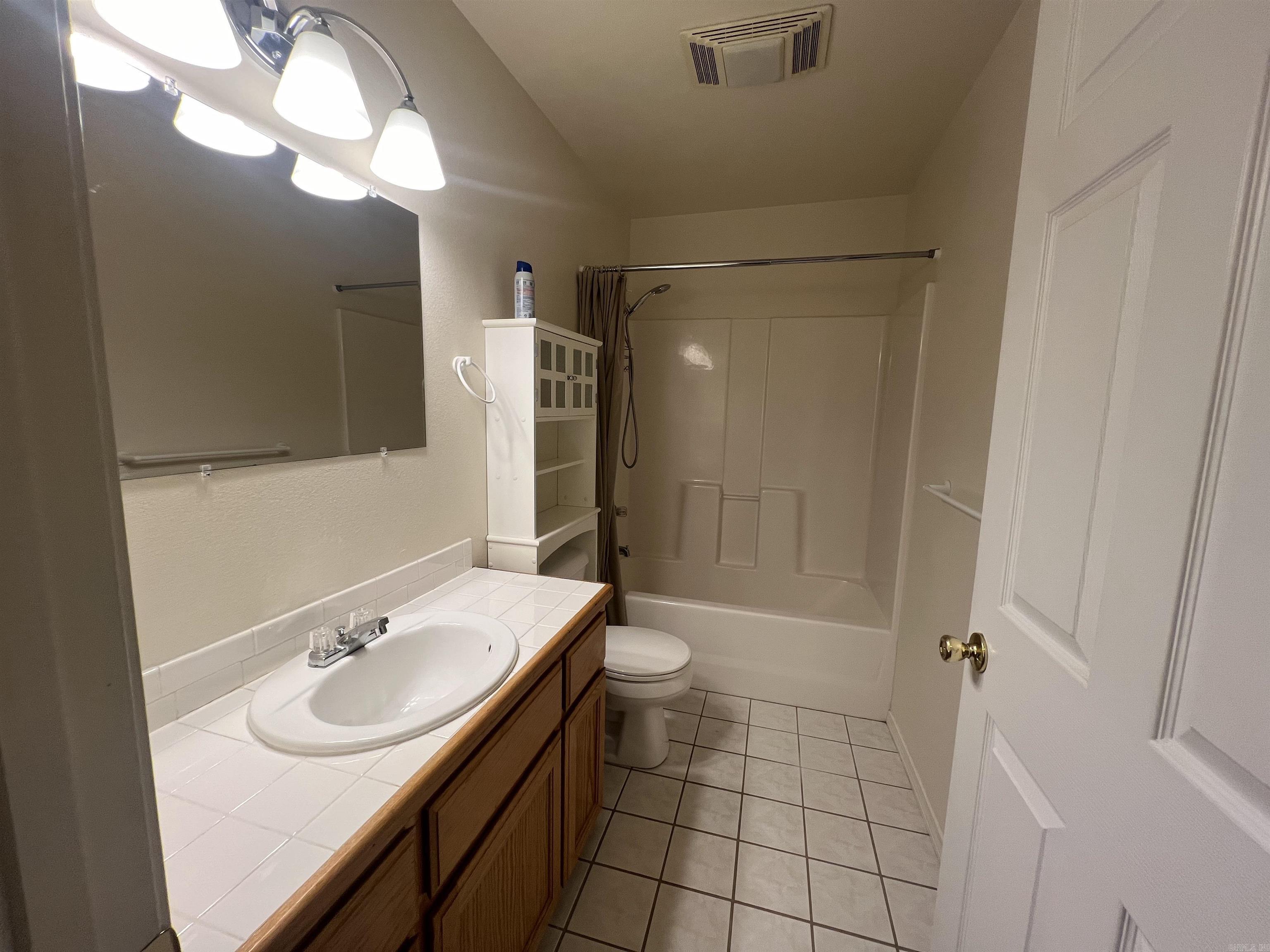 Blakes Tall Pines - Residential Lease