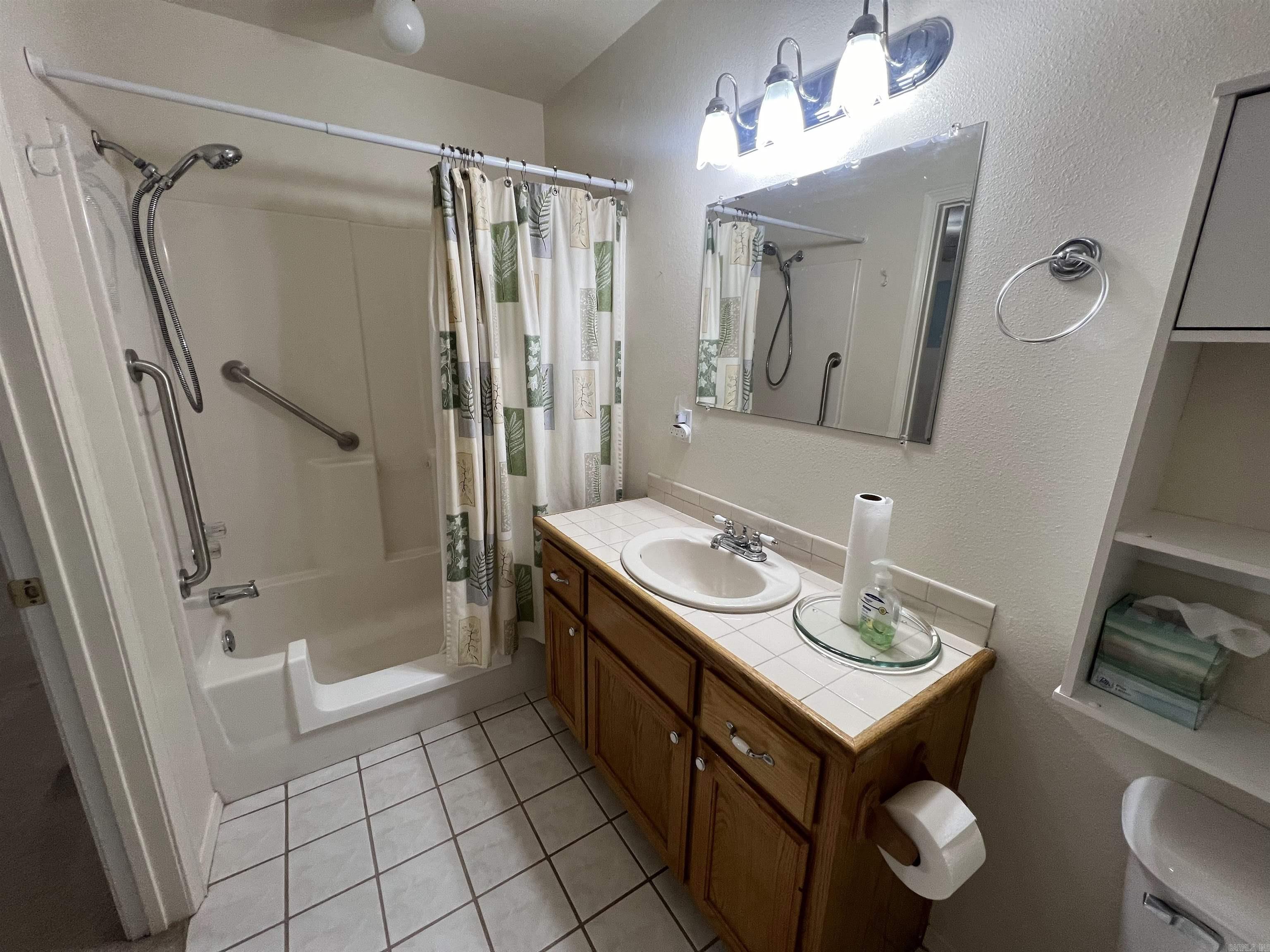 Blakes Tall Pines - Residential Lease