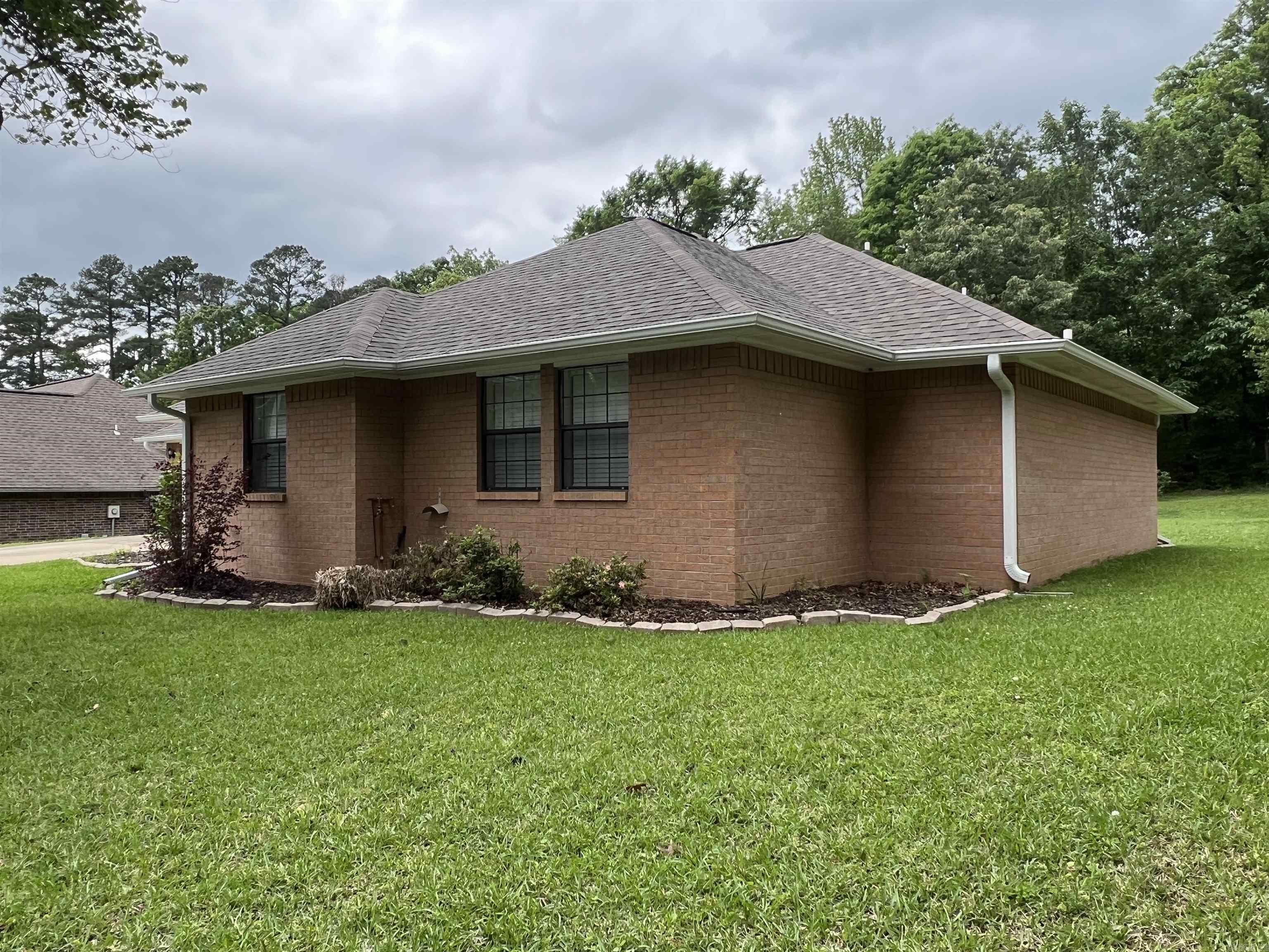 Blakes Tall Pines - Residential Lease