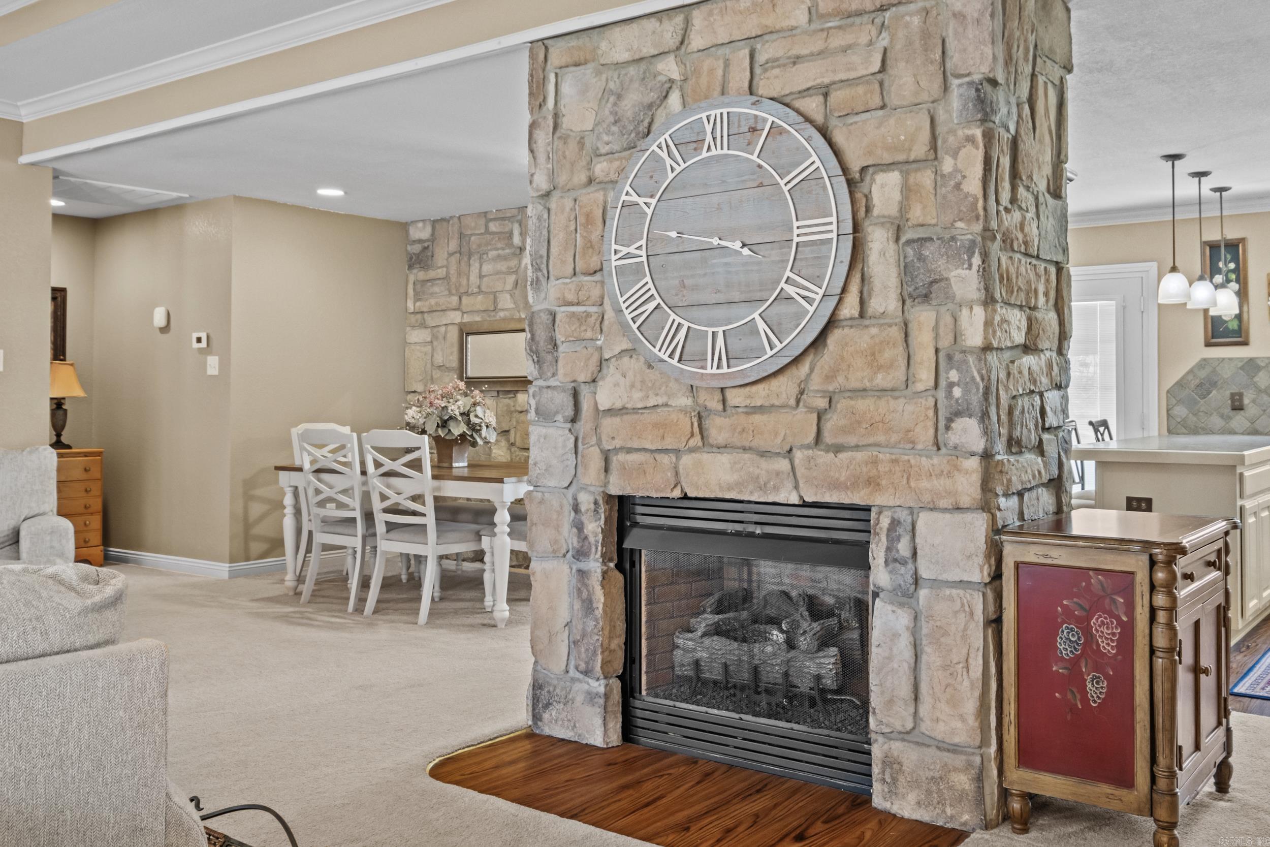 LEANING PINES - Residential