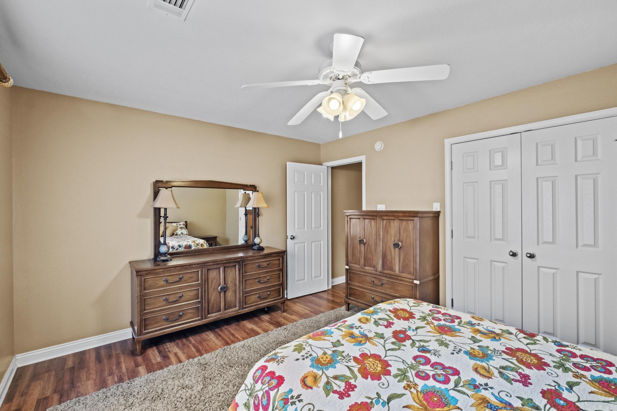 LEANING PINES - Residential