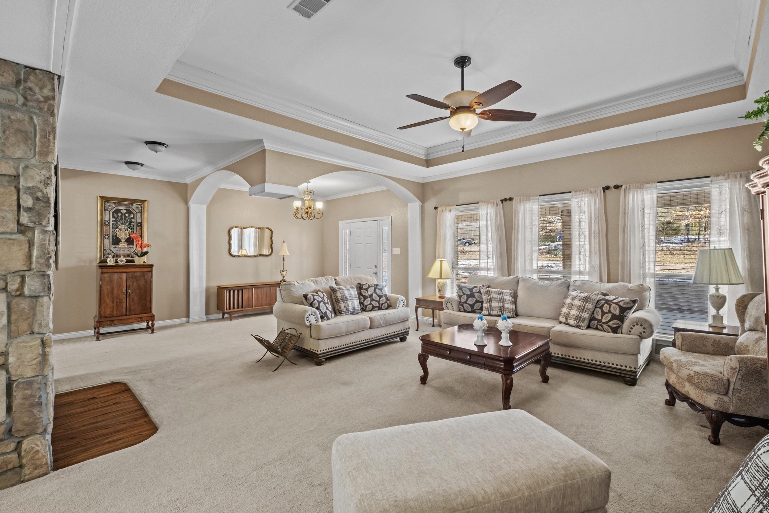 LEANING PINES - Residential