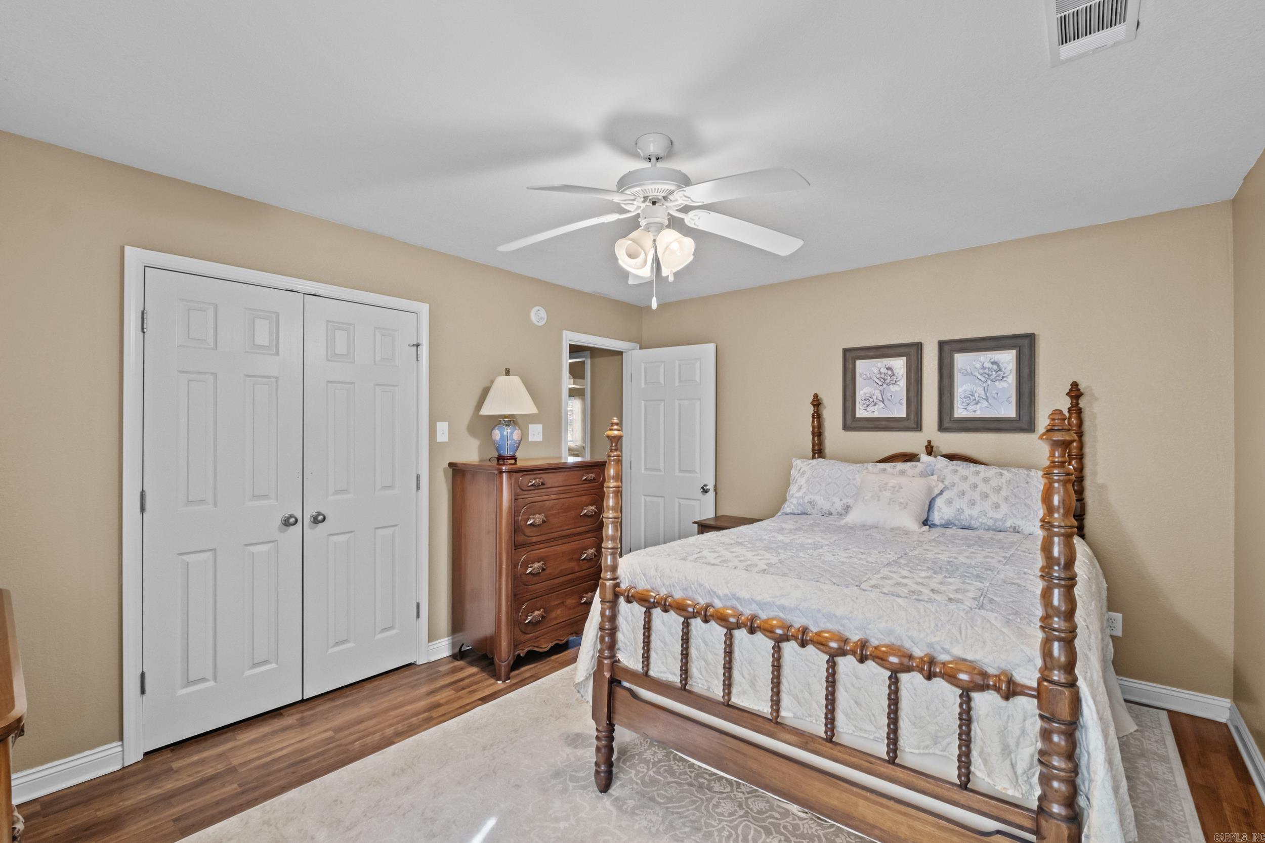 LEANING PINES - Residential